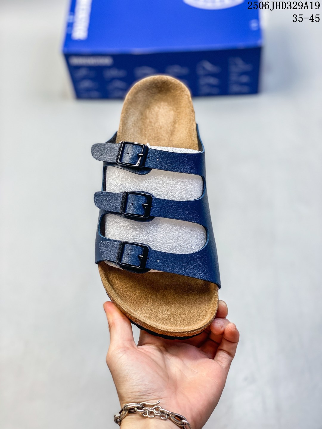 💰180
博肯 Birkenstock 三字拖鞋
广东原产#德国百年知名鞋履品牌·博肯Birkenstock 勃肯#采用质地柔软牛皮绒面材质#中底搭载缓震软木橡胶 其特有的鞋床设计，贴合脚面穿着舒适 Birkenstock Milano中性软木鞋底经典款式，非常好搭，鞋底结实耐磨，适合夏天。
尺码：35-45(偏大一码)
06JHD329A19