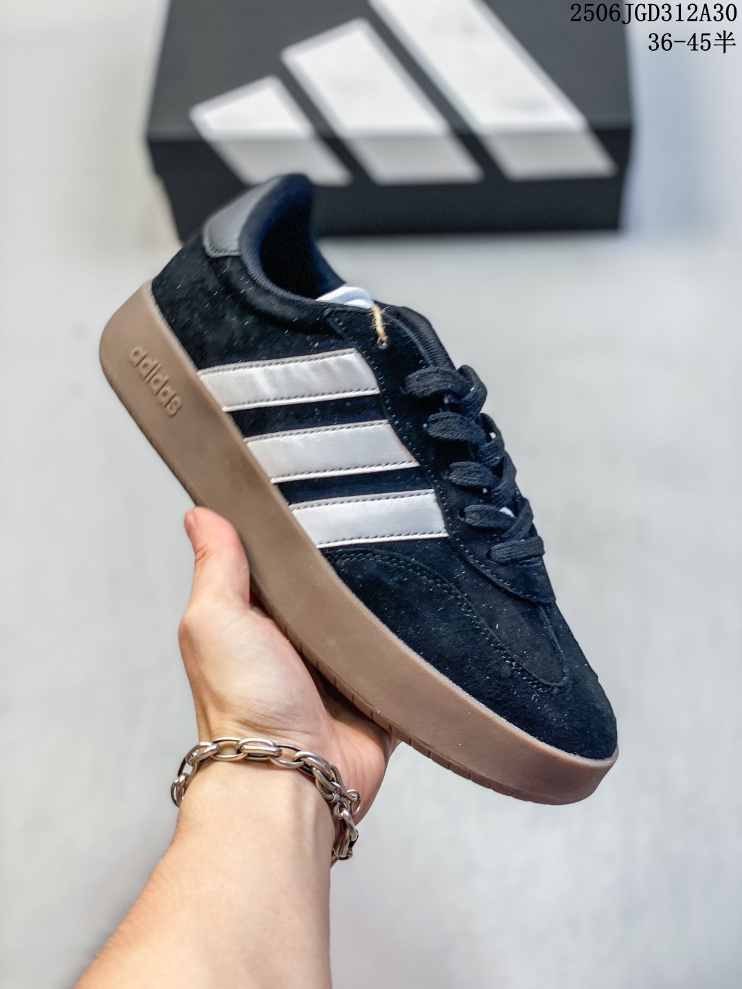 🈴 💰170
【公司级】阿迪达斯 ADIDAS BARREDA 考拉派对 复古休闲 清新 舒适百搭 德训鞋 t字头 防滑耐磨 低帮 板鞋 男女同款运动鞋。鞋头加宽设计提升了穿着舒适度,长时间步行不易疲劳,搭配轻量化鞋底轻量化鞋底材质,行走时能感受到良好的回弹支撑。外观设计上主打简约百搭风格,配色丰富且男女通用,适合日常通勤、轻运动等多种场景。好适合春夏穿🌊磨毛鞋面就非常有质感,脚感很好!穿起来软乎乎🍞正常尺码就好~#硬控我的百搭好鞋 #打翻春日调色盘 #超百搭复古板鞋 #最常穿的鞋 #开春好鞋推荐
货号: JQ4238
尺码: 35 36 36⅔ 37⅓ 38 38⅔ 39⅓ 40 40⅔ 41⅓ 42 42⅔ 43⅓ 44 45
编码:06JGD314A30