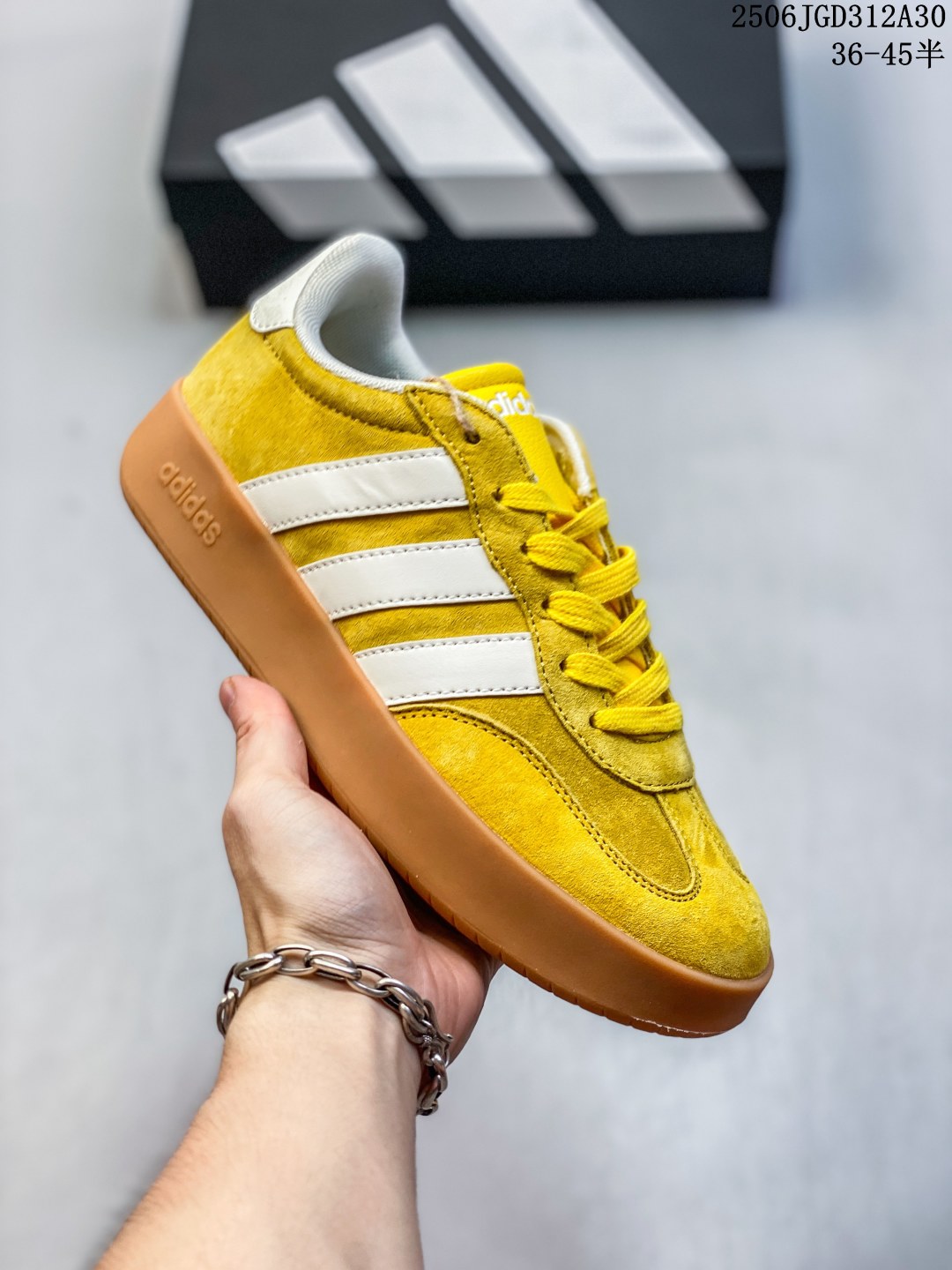 🈴 💰170
【公司级】阿迪达斯 ADIDAS BARREDA 考拉派对 复古休闲 清新 舒适百搭 德训鞋 t字头 防滑耐磨 低帮 板鞋 男女同款运动鞋。鞋头加宽设计提升了穿着舒适度,长时间步行不易疲劳,搭配轻量化鞋底轻量化鞋底材质,行走时能感受到良好的回弹支撑。外观设计上主打简约百搭风格,配色丰富且男女通用,适合日常通勤、轻运动等多种场景。好适合春夏穿🌊磨毛鞋面就非常有质感,脚感很好!穿起来软乎乎🍞正常尺码就好~#硬控我的百搭好鞋 #打翻春日调色盘 #超百搭复古板鞋 #最常穿的鞋 #开春好鞋推荐
货号: JQ4238
尺码: 35 36 36⅔ 37⅓ 38 38⅔ 39⅓ 40 40⅔ 41⅓ 42 42⅔ 43⅓ 44 45
编码:06JGD314A30