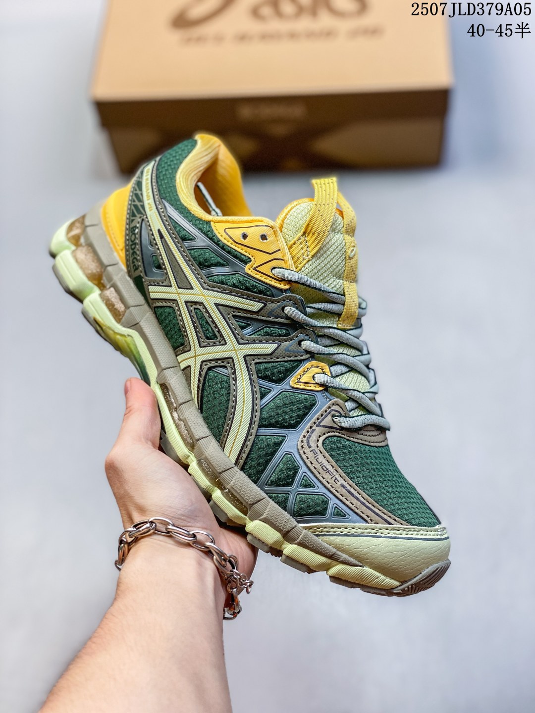 合集💰290
Asics Ge-Kayano 20
亚瑟士运动休闲透气专业跑鞋 
采用工程弹性双层再生针织密度鞋面材质
后跟3可视GE缓震乳胶物料
升级FF BAS PUS全新缓震中底部位科技材质
外置高耐磨橡胶外底 稳步升级,跑出节奏
货号:1203A537-106
Size:40.5 41.5 42 42.5 43.5 44 45
编码：07J379A05