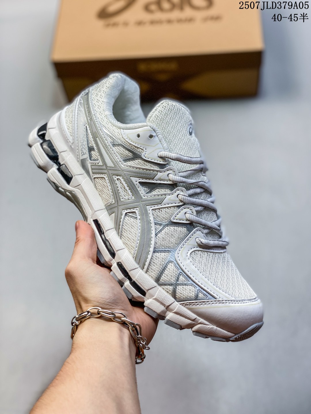 合集💰290
Asics Ge-Kayano 20
亚瑟士运动休闲透气专业跑鞋 
采用工程弹性双层再生针织密度鞋面材质
后跟3可视GE缓震乳胶物料
升级FF BAS PUS全新缓震中底部位科技材质
外置高耐磨橡胶外底 稳步升级,跑出节奏
货号:1203A537-106
Size:40.5 41.5 42 42.5 43.5 44 45
编码：07J379A05