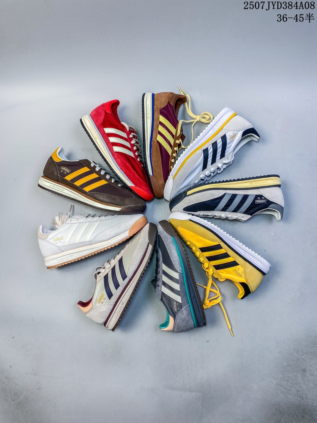 爆款阿迪adidas SL 72🈴️💰150 阿迪达斯Adidas SL 72 SHOES 经典复古薄底运动鞋「T头鞋」三叶草复古休闲跑步鞋休闲运动鞋 这款经典运动鞋携复古型格，来访你的活力日常——采用舒爽帆布鞋面、绒面革饰面和皮革细节等设计。含Ecotex鞋舌，更添质感；搭配EVA中底，助你舒适出行。采用经典低帮设计和橡胶外底，旨在打造时尚型格。• 常规版型• 系带设计• 锦纶、绒面革和皮革鞋面• Ecotex纹理感鞋舌• 乙烯/乙酸乙烯酯（EVA）中底• 织物衬里• 橡胶外底。 尺码：36 - 45含半码 07JXD384A08