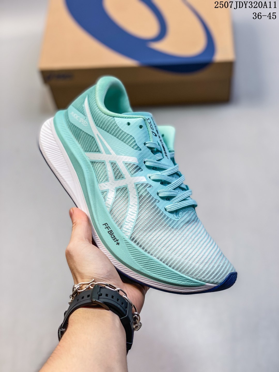 公司级✅Asics 亚瑟士MAGIC SPEED 3稳定跑鞋鞋面 采用双层提花网面设计 提高包裹性和透气性 后跟搭载稳定系统科技T-GEL提升整体支撑力和结构感 减少对身体带来的冲击负荷 创新中底至轻回弹 货号:1012B518-401 ID:HL371050712 JDY320A11