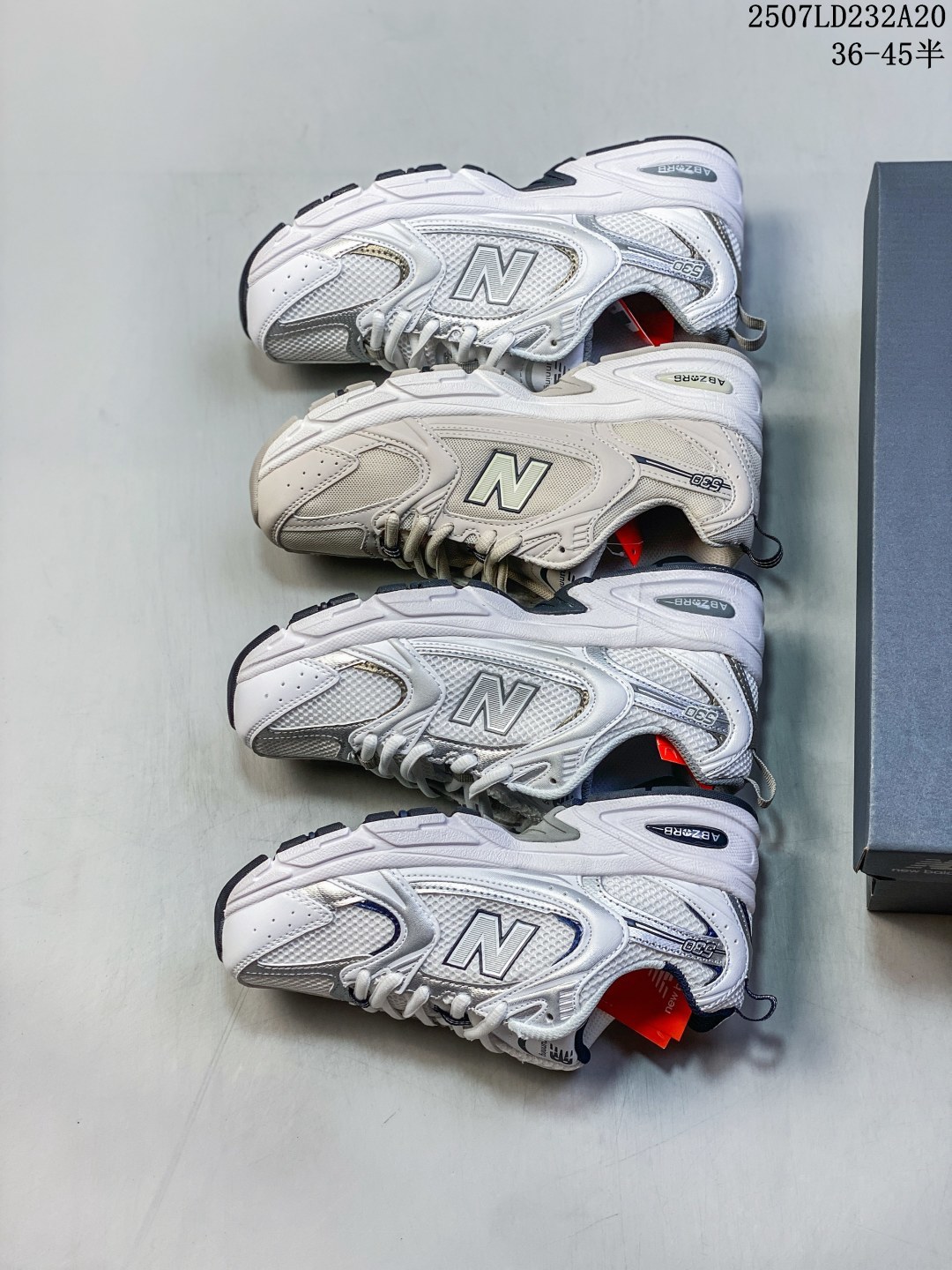 🈴️💰100 特价🎈New Balance NB530 新百伦复古透气跑步鞋 抛弃过往以皮革为主的人气轮廓 以极具复古风范的跑鞋外观呈现 设计上全鞋以简约清爽的纯白色作基底 鞋身覆盖大面积织物网眼材质 并于鞋头、鞋带孔眼片等细节处点缀对比鲜明的反光银镀层凸显 鞋舌、侧身等位置则辅以一贯的「N」字标志和品牌徽标彰显身份 最后通过搭载的 ABZORB 缓震中底完善整体造型 Size:36 37 37.5 38 38.5 39 40 40.5 41 42 42.5 43 44 45 07LD323A20