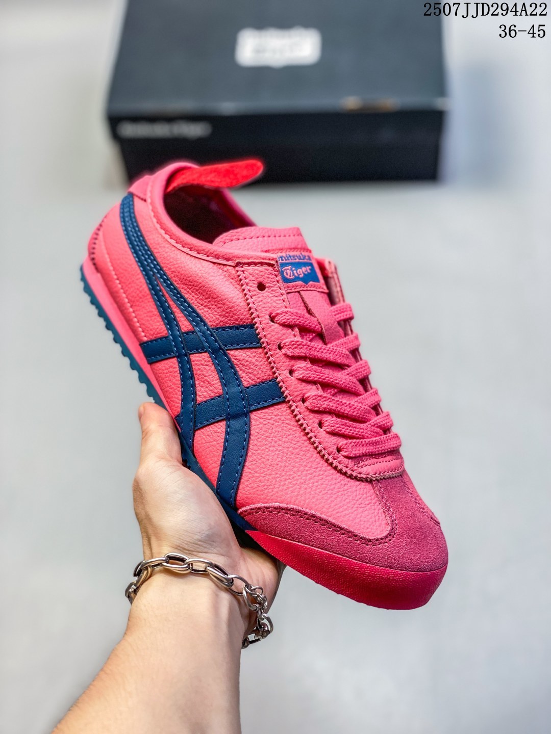 🈴️💰110
公司级✅Onitsuka Tiger NIPPON MADE 鬼冢虎手工鞋系列 最高版本MEXICO 66 DELUXE メキシコ 66 デラックス独家！同步官方，手工鞋新款三联吊牌！系带/免系带两用穿法！高密度双层组合中底板，根据楦头形状预定型，完美贴合脚弓！高弹性EVA成型鞋垫，支撑性能强，可以缓冲双足压力，减轻疲劳！
货号:1183C102 -500
Size:36 37 37.5 38 39 39.5 40.5 41.5 42 42.5 43.5 44 45
编码：07JJD294A22