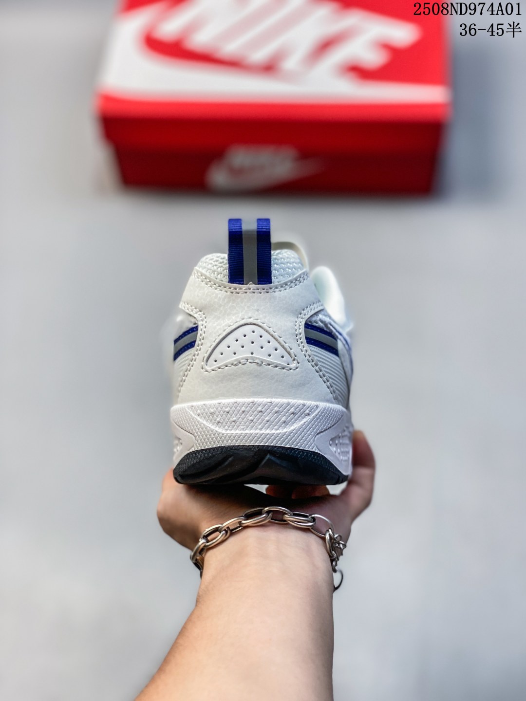 💰140
FUTURA × Nike Jam 联名低帮休闲运动鞋 FZ8966-100 FN0314-200
尺码：如图
编码：08ND974A01