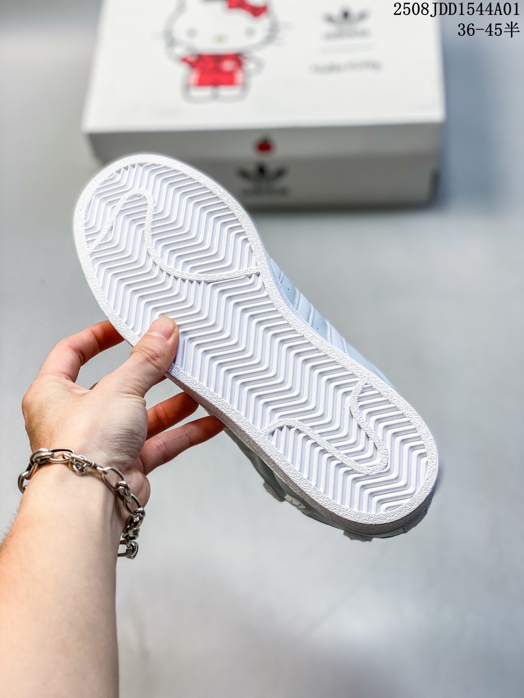 💰150 公司级✅Adidas Originals Superstar 阿迪达斯 三叶草 贝壳头’DIY’系列低帮经典百搭休闲运动板鞋
货号:XS0012
尺码:36 36.5 37 38 38.5 39 40 40.5 41 42 42.5 43 44 45
编码：08JDD1544A01
