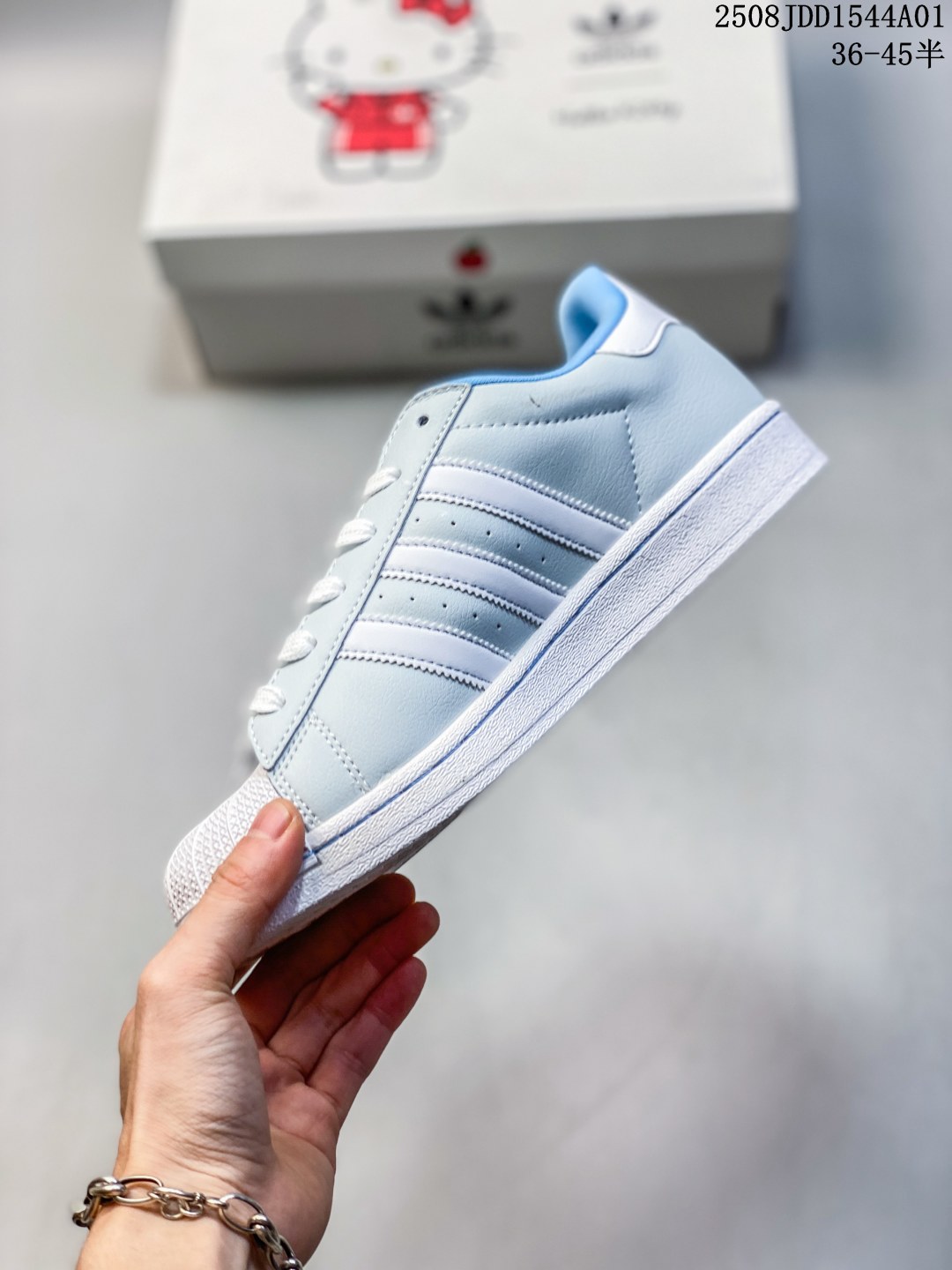 💰150 公司级✅Adidas Originals Superstar 阿迪达斯 三叶草 贝壳头’DIY’系列低帮经典百搭休闲运动板鞋
货号:XS0012
尺码:36 36.5 37 38 38.5 39 40 40.5 41 42 42.5 43 44 45
编码：08JDD1544A01