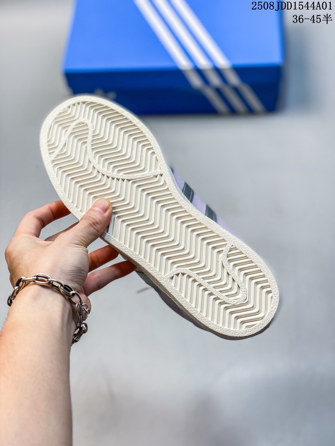 💰150 公司级 ✅Adidas Originals Superstar 阿迪达斯 三叶草 贝壳头’DIY’系列低帮经典百搭休闲运动板鞋
货号:XS0012
尺码:36 36.5 37 38 38.5 39 40 40.5 41 42 42.5 43 44 45
编码：08JDD1544A01