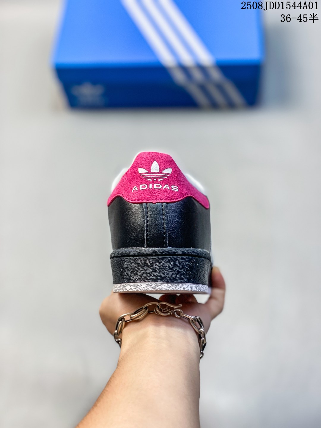 💰150 公司级 ✅Adidas Originals Superstar 阿迪达斯 三叶草 贝壳头’DIY’系列低帮经典百搭休闲运动板鞋
货号:XS0012
尺码:36 36.5 37 38 38.5 39 40 40.5 41 42 42.5 43 44 45
编码：08JDD1544A01
