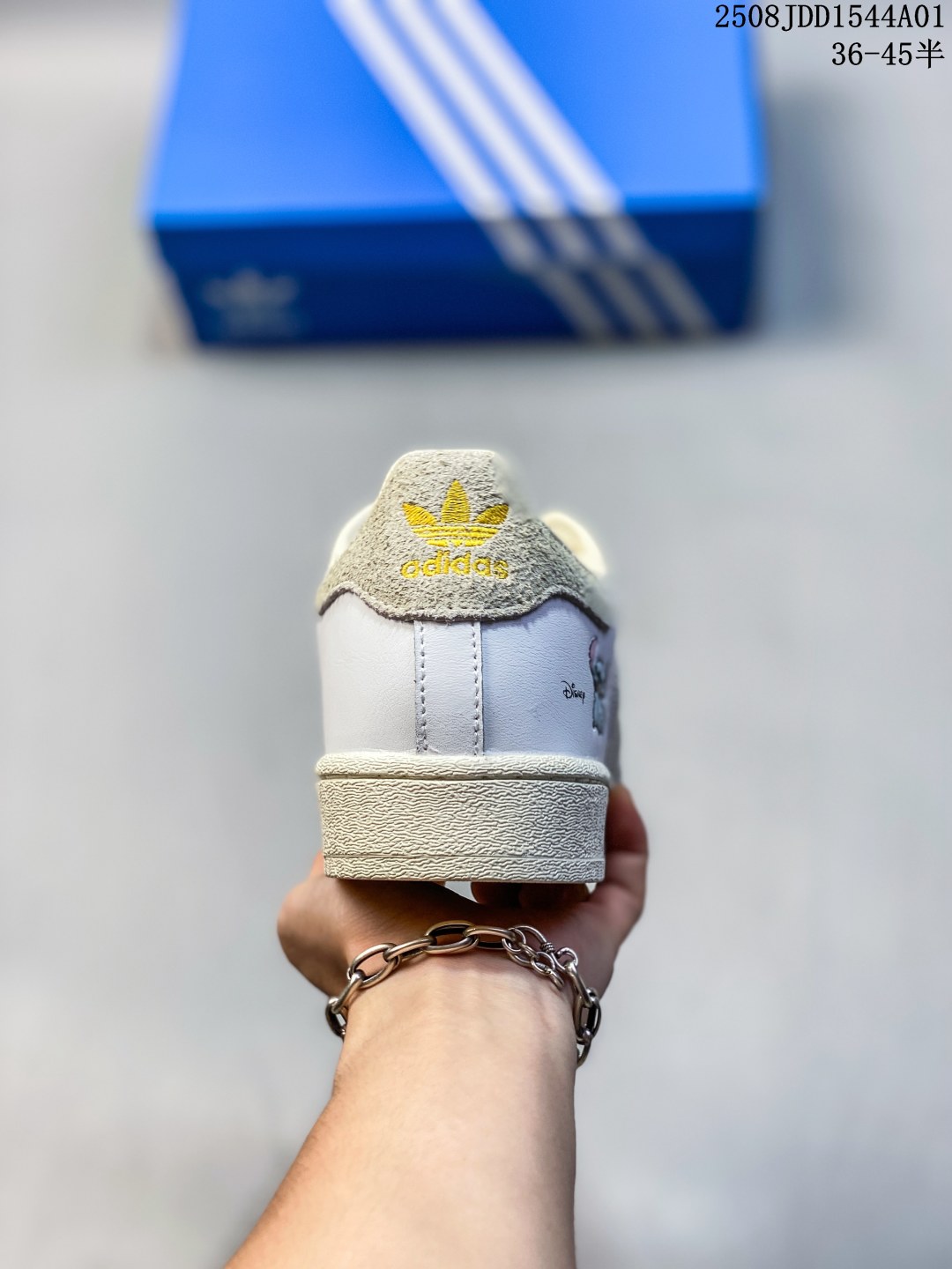 💰150 公司级 ✅Adidas Originals Superstar 阿迪达斯 三叶草 贝壳头’DIY’系列低帮经典百搭休闲运动板鞋
货号:XS0012
尺码:36 36.5 37 38 38.5 39 40 40.5 41 42 42.5 43 44 45
编码：08JDD1544A01