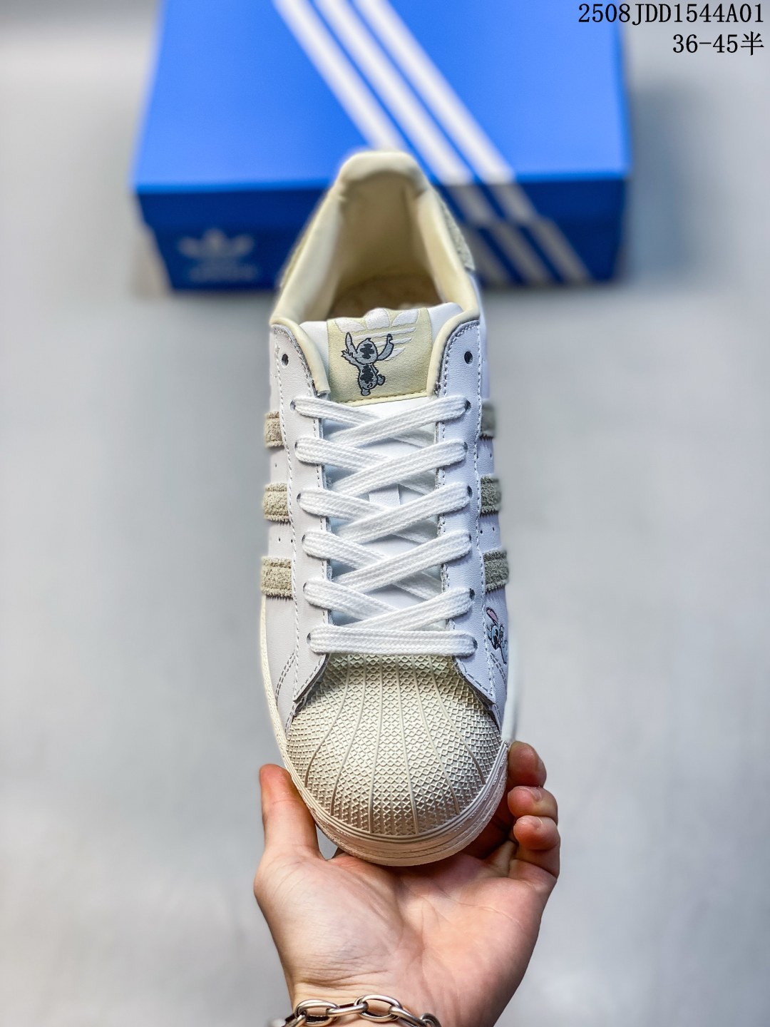 💰150 公司级 ✅Adidas Originals Superstar 阿迪达斯 三叶草 贝壳头’DIY’系列低帮经典百搭休闲运动板鞋
货号:XS0012
尺码:36 36.5 37 38 38.5 39 40 40.5 41 42 42.5 43 44 45
编码：08JDD1544A01