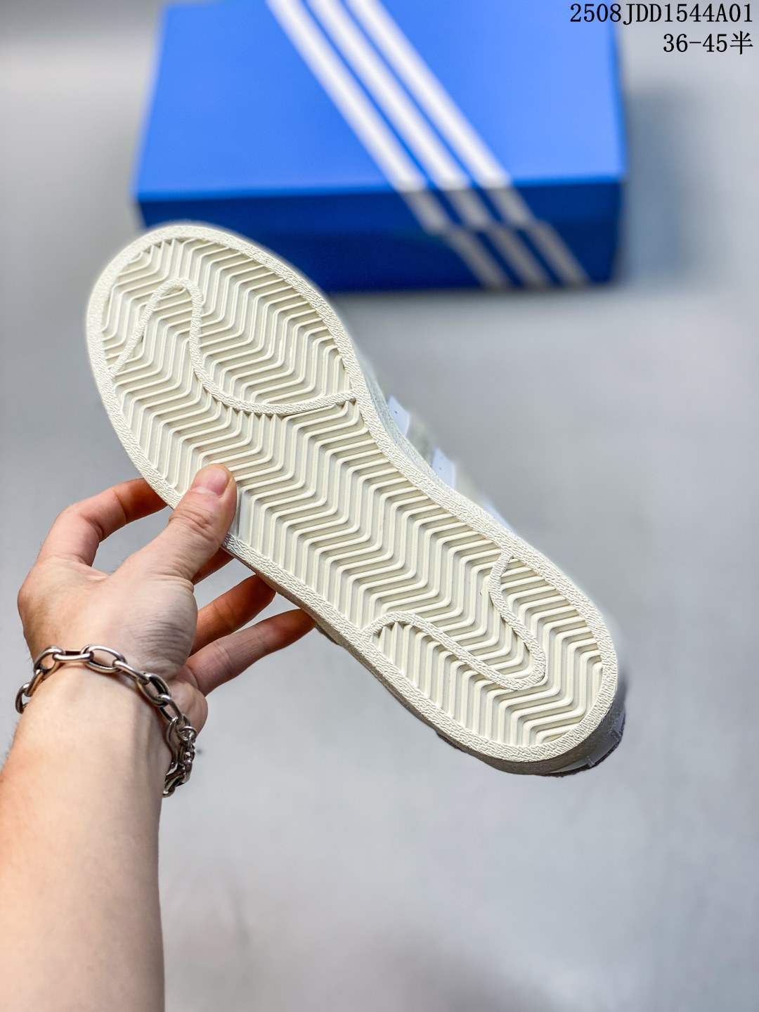 💰150 公司级 ✅Adidas Originals Superstar 阿迪达斯 三叶草 贝壳头’DIY’系列低帮经典百搭休闲运动板鞋
货号:XS0012
尺码:36 36.5 37 38 38.5 39 40 40.5 41 42 42.5 43 44 45
编码：08JDD1544A01