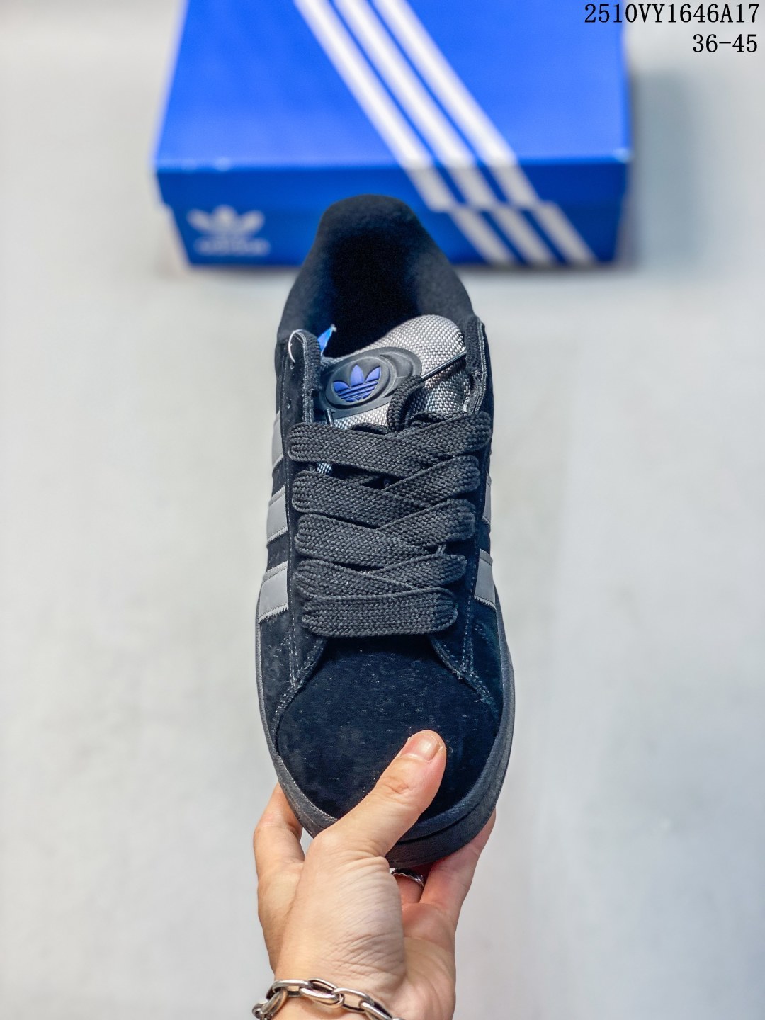 💰75 ✨Adidas originals Campus 00s 阿迪campus潮流复古休闲板鞋🔥adidas Campus系列，生生不息的经典之作⚡️初次问世于篮球赛场，后破圈而出，摇身一变成为跨界宠儿✅这款Campus 00s千禧风经典鞋，一反原作设计理念，在校园风配色之上加入曲线元素，通过比例调整呈现个性风格，独具匠心🌟渐变色绒面革鞋面，搭配细腻的米白色中底，与Campus经典风格一脉相承🈴️部分采用再生材料，来自边角余料和消费后废旧衣物等废弃物，旨在减少生产原生材料对环境的影响‼️ 货号：GY6434 Size：36 36⅔ 37⅓ 38 38⅔ 39⅓ 40 40⅔ 41⅓ 42 42⅔ 43⅓ 44 45 编码：10VY1646A17