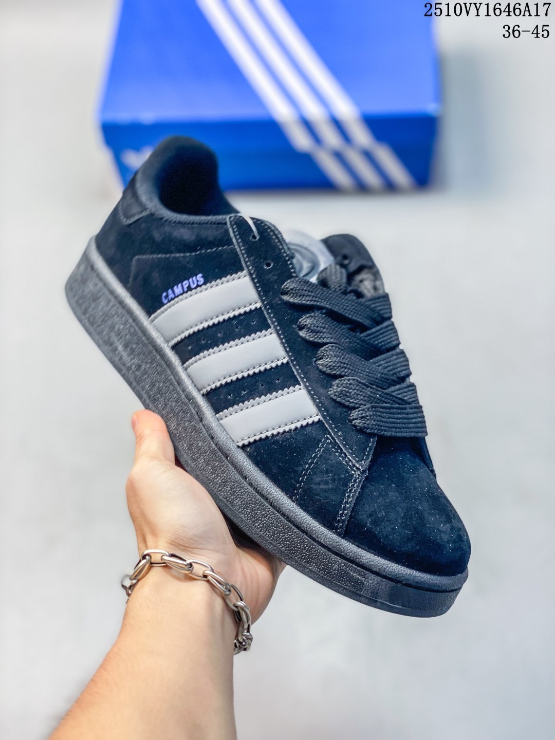 💰75 ✨Adidas originals Campus 00s 阿迪campus潮流复古休闲板鞋🔥adidas Campus系列，生生不息的经典之作⚡️初次问世于篮球赛场，后破圈而出，摇身一变成为跨界宠儿✅这款Campus 00s千禧风经典鞋，一反原作设计理念，在校园风配色之上加入曲线元素，通过比例调整呈现个性风格，独具匠心🌟渐变色绒面革鞋面，搭配细腻的米白色中底，与Campus经典风格一脉相承🈴️部分采用再生材料，来自边角余料和消费后废旧衣物等废弃物，旨在减少生产原生材料对环境的影响‼️ 货号：GY6434 Size：36 36⅔ 37⅓ 38 38⅔ 39⅓ 40 40⅔ 41⅓ 42 42⅔ 43⅓ 44 45 编码：10VY1646A17