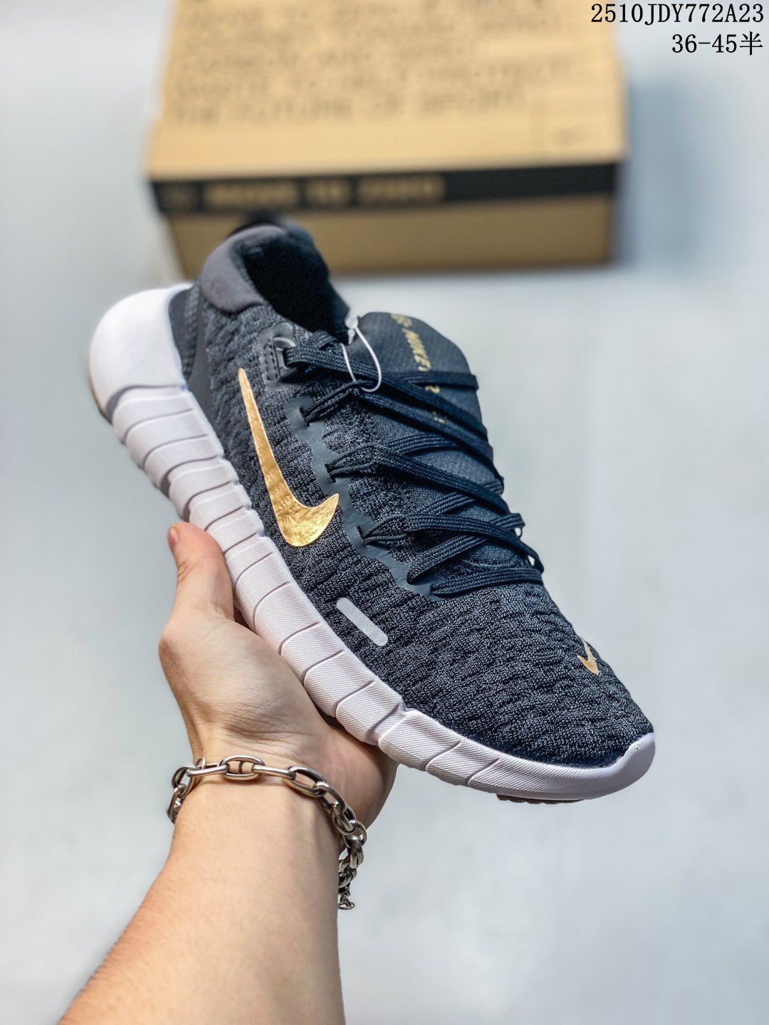 💰105
✅Nike Free Run 5.0 耐克 赤足5.0 蓝橙 可回收材料轻便透气运动跑步鞋 类似袜子的Nike Free Run 5.0由至少20%的可回收材料制成，旨在从跑步过渡到您的日常生活。针织鞋面采用至少87%的重量回收材料制成，将您喜爱的灵活性与安全设计相结合，帮助您贴近地面。与以前的版本相比，新的缓震系统更轻、更柔软、反应更灵敏，因此您可以舒适地继续运动。
货号：CZ1884-002/006/100/101 CZ1891-003/300  
 Size:如图所示

编码：10JDY772A23