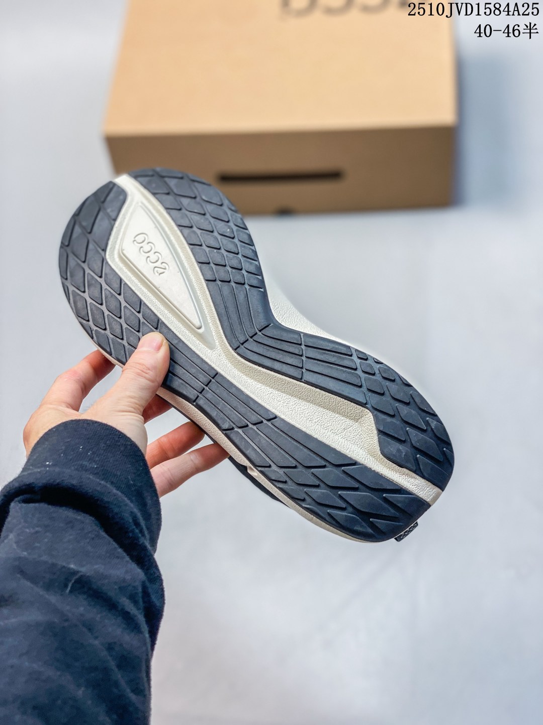 💰290
级✅Ecco爱步 Biom 2.2 breathru 时尚圆头 低帮 生活休闲鞋
货号:830753-00101
尺码:40-46
编码：10JVD1584A25