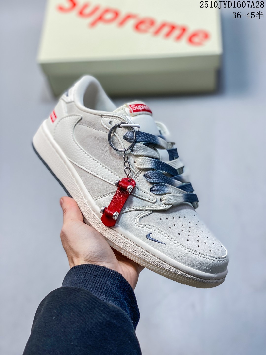 💰210 公司级
海外爆款限量发售！ Travis Scott x Jordan 1 Low “Supreme联名——猪八双拼米灰” 高端定制 乔丹倒勾低帮休闲板鞋 大厂品质出货 纯正版型 定制鞋盒 皮料切割干净无任何毛边 细节完美  超高清洁度
货号：HH7518-001
Size：36 36.5 37.5 38 38.5 39 40 40.5 41 42 42.5 43 44 44.5 45
10JYD1607A28