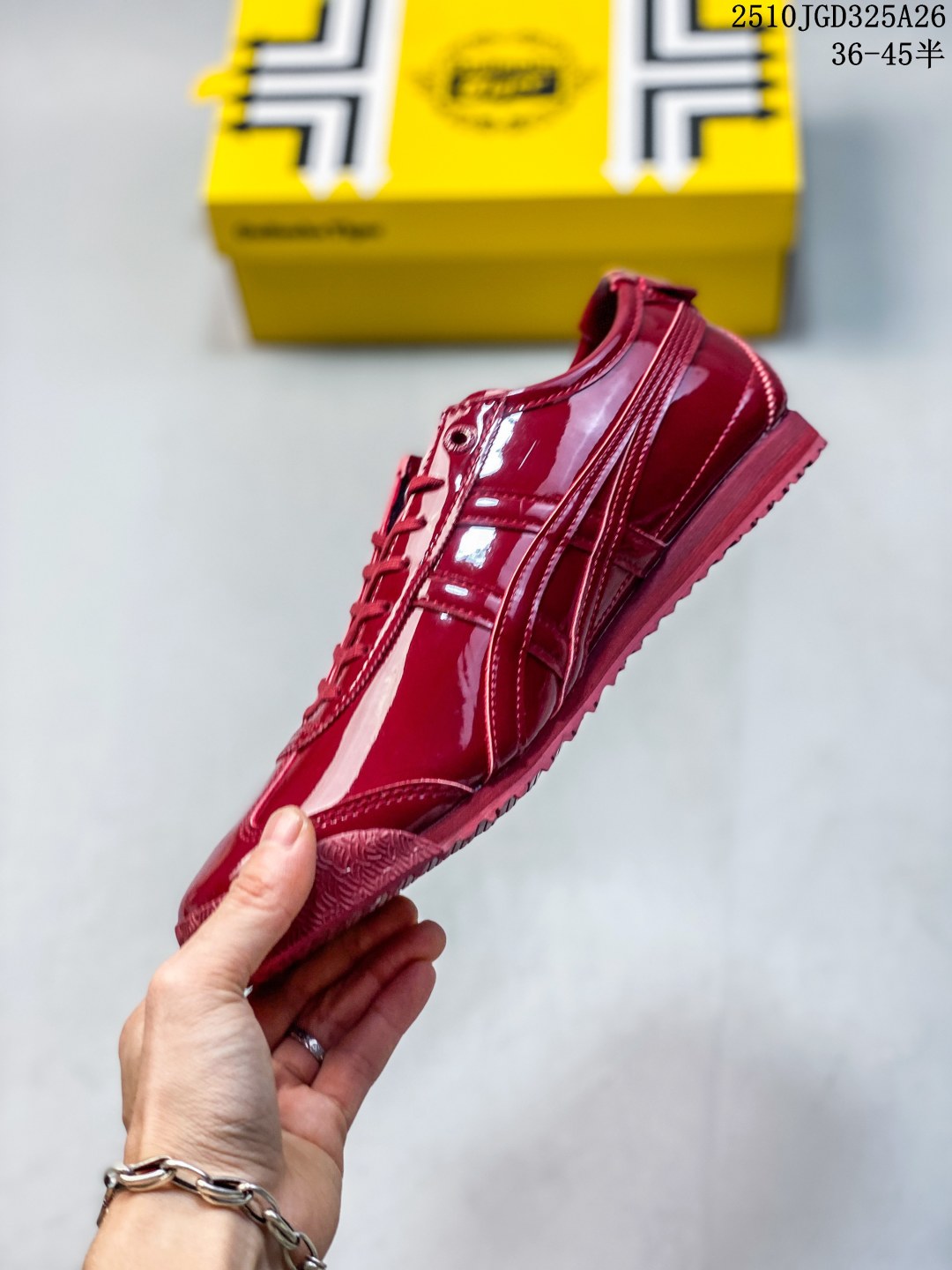 💰180 公司级
Asics鬼冢虎 MEXICO 66 SD PARATY
做工精赞 实拍首发 
除成型在PT外 其余全部客供材料 
淘宝B级代购店铺内供 
四联官方吊牌 乳胶组合鞋垫 羊皮纸质中底 
不用宰手买专柜 这里满足你
官方货号: 1183C4322622
Size：36 37 37.5 38 39 39.5 40.5 41.5 42 42.5 43.5 44 44.5 45
编码：10JGD325A26