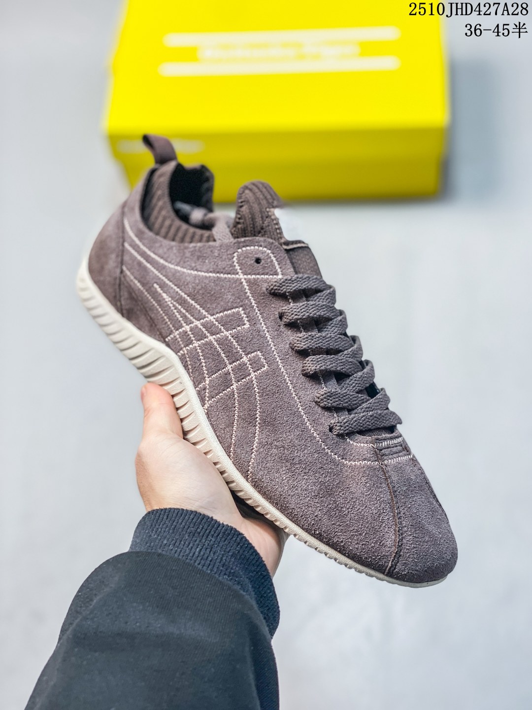 🈴️ 💰190 公司级
亚瑟士（asics）NETBURNER BALLISTIC FF 4 舒适百搭简约时尚 低帮 训练鞋 男女款运动跑步鞋。亚瑟士 ASICS GEL-NETBURNER BALLISTIC FF 4 是专为排球运动设计的专业鞋款，2025年8月推出的升级版在性能和舒适性方面均有显著提升。 ‌核心升级亮点了‌包裹性与透气性‌：采用无缝柔韧网布鞋面，贴合度提升30%，同时通过动态束带设计实现足弓横向偏移量仅1.8mm，保持运动稳定性。 ‌推进力与抓地力‌：鞋底纹路结合Precision Sole与X-Guidance设计，多方向抓地力提升25%，尤其在转折和加速场景中表现更优。 ‌‌中底技术‌：FlyteFoam材质实现落地回弹率提升18%，配合SpeedTruss结构增强横向移动稳定性，适合快速移动场景。 ‌适用场景点适合追求快速移动、多方向切换的排球运动员，尤其推荐给需要横向移动稳定性支撑的球员。 105A083 101

码数：36 37 37.5 38 39 39.5 40.5 41.5 42 42.5 43.5 44 44.5 45 
10JHD427A28