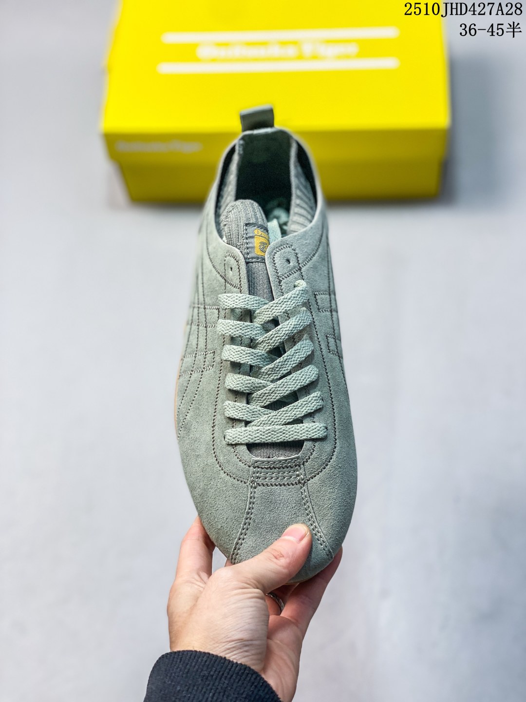 💰190 公司级
亚瑟士（asics）NETBURNER BALLISTIC FF 4 舒适百搭简约时尚 低帮 训练鞋 男女款运动跑步鞋。亚瑟士 ASICS GEL-NETBURNER BALLISTIC FF 4 是专为排球运动设计的专业鞋款，2025年8月推出的升级版在性能和舒适性方面均有显著提升。 ‌核心升级亮点了‌包裹性与透气性‌：采用无缝柔韧网布鞋面，贴合度提升30%，同时通过动态束带设计实现足弓横向偏移量仅1.8mm，保持运动稳定性。 ‌推进力与抓地力‌：鞋底纹路结合Precision Sole与X-Guidance设计，多方向抓地力提升25%，尤其在转折和加速场景中表现更优。 ‌‌中底技术‌：FlyteFoam材质实现落地回弹率提升18%，配合SpeedTruss结构增强横向移动稳定性，适合快速移动场景。 ‌适用场景点适合追求快速移动、多方向切换的排球运动员，尤其推荐给需要横向移动稳定性支撑的球员。 105A083 101

码数：36 37 37.5 38 39 39.5 40.5 41.5 42 42.5 43.5 44 44.5 45 
10JHD427A28