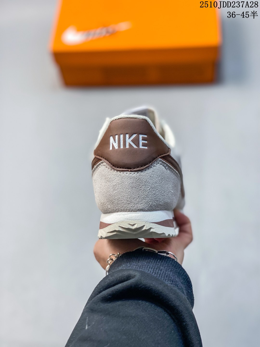 💰150 公司级
耐克Nike Classic Cortez 全新配色经典阿甘休闲跑步鞋 货号：IB1857 100

码数：36 36.5 37.5 38 38.5 39 40 40.5 41 42 42.5 43 44 45
编号：2510WYYHAY
10JDD237A28