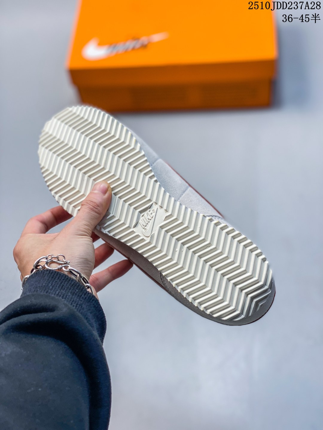 💰150 公司级
耐克Nike Classic Cortez 全新配色经典阿甘休闲跑步鞋 货号：IB1857 100

码数：36 36.5 37.5 38 38.5 39 40 40.5 41 42 42.5 43 44 45
编号：2510WYYHAY
10JDD237A28