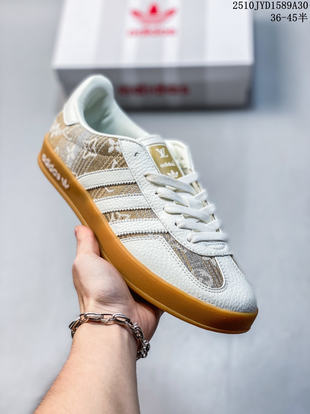 纯原 ✨adidas 德训鞋 “闪电联名-黑灰”高端定制 大厂纯原品质出货 超高清洁度 细节完美 舒适百搭 低帮休闲板鞋 男女同款 货号:SC9207-722 JYD1589A30