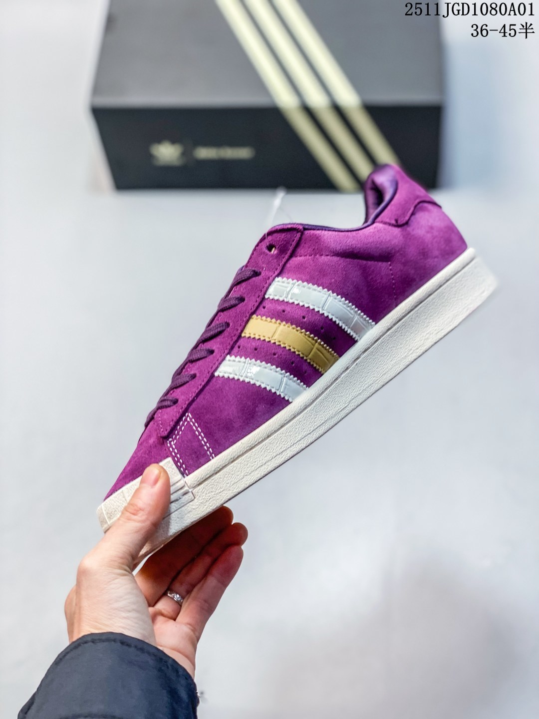 公司级 阿迪达斯AD Originals Superstar 经典贝壳头休闲板鞋 纯白 B27136 纯原鞋楦 立体LOGO 国内最高工艺 原装超软一体蓝底 头层抗裂牛皮 原厂数据密度鞋带 鞋舌3D高频版 11JGD1080A01