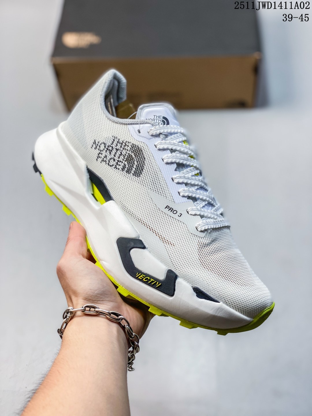 北面THE NORTH FACE Summit Vective Pro 3 百搭舒适减震回弹 低帮跑步鞋 男款 白色 没有半码 11JWD1411A02