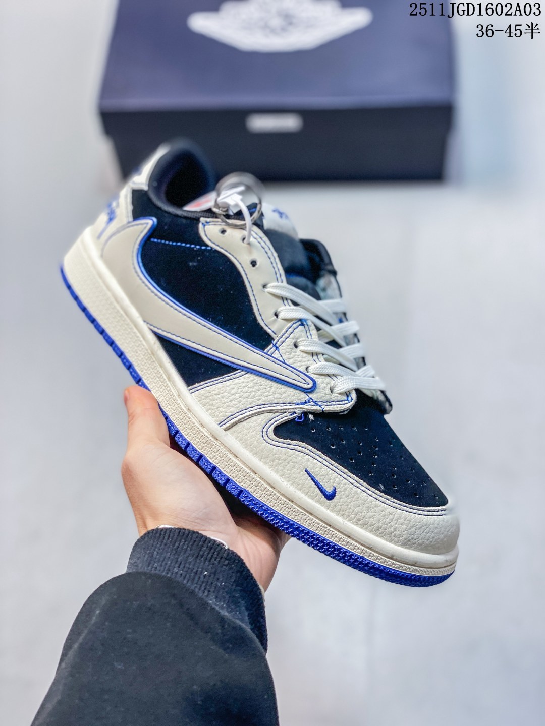 长期补货💰180
海外爆款限量发售！Nike Jordan Air Jordan 1 “古驰联名——米蓝猪八勾” 高端定制 乔丹低帮休闲板鞋 大厂品质出货 纯正版型 定制鞋盒 皮料切割干净无任何毛边 细节完美  超高清洁度
货号：XS2025-081
Size：36 36.5 37.5 38 38.5 39 40 40.5 41 42 42.5 43 44 44.5 45
11JGD1602A03