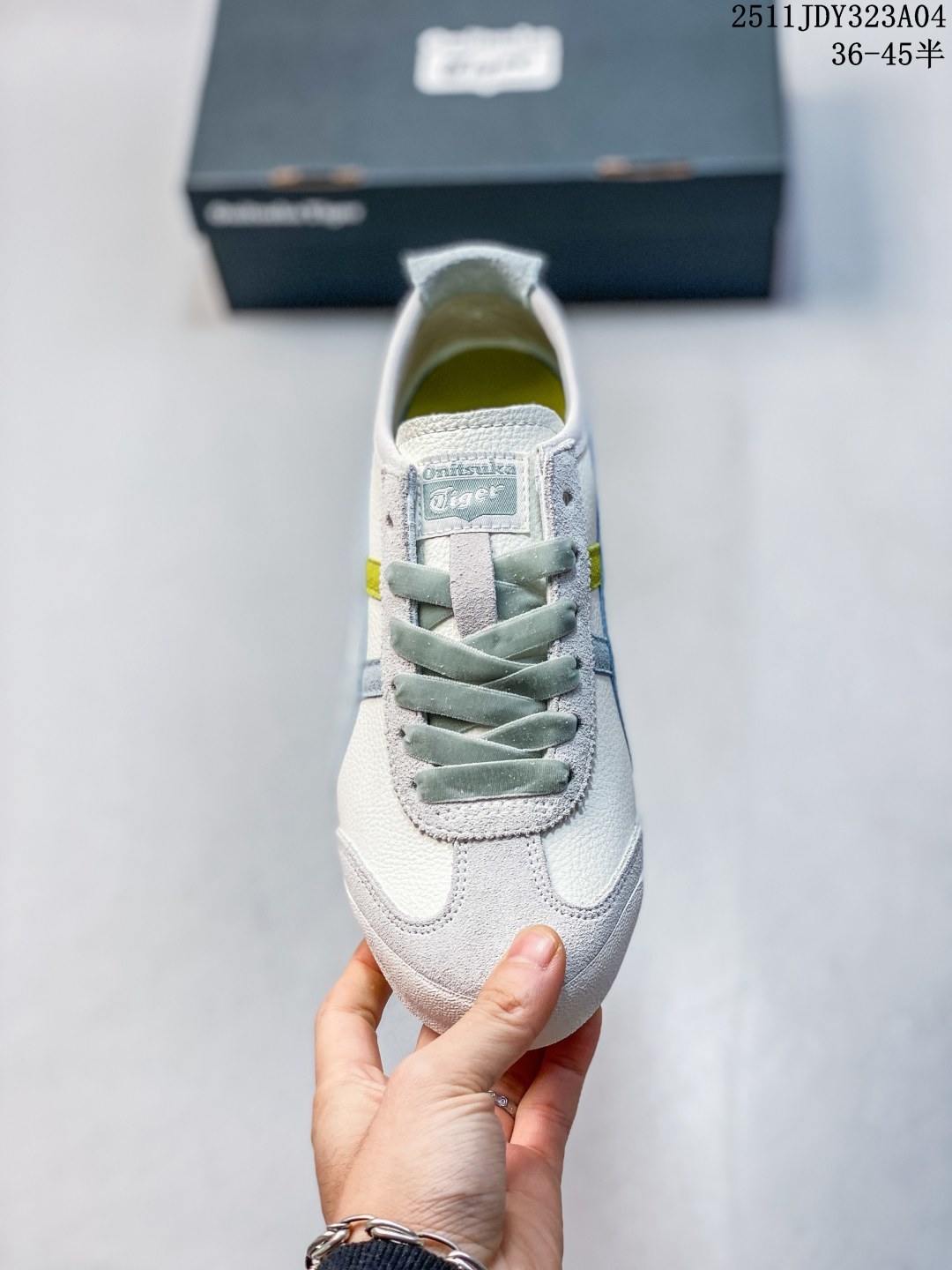 💰160 
亚瑟士 Asics Onitsuka Tiger MEXICO 66 亚瑟士鬼冢虎复古经典板鞋 市场最强版本 每个配色均购入原鞋校对 真正原厂头层牛皮 如假包赔 纹路、色泽、皮心颜色 质感百分百还原 海外订单工厂出品 超成熟稳定的做工品控 原装全套纸板楦头开发 原汁原味 完美呈现版型 私模正确鞋底咬花纹路 一比一鞋头弧度高度鞋身弧度 绝不口嗨 细节品控鞋型随意秒杀市面 原档咬花纹路私模大底 一个单元有六个三角形 总体形拼接呈现花瓣状 官方四联吊牌 原装Ortholite轻量化鞋垫 原盒原配 质保卡 说明书 钢印防尘纸  纸板中底带钢印 乳胶组合鞋垫 支持全方位的对比专柜 产品从款式颜色造型上体现出追求舒适和细节的完美 鞋类更是推崇手工制作的严谨与完美 融舒适性与可穿性的设计风格 注重细节的完美和别致魅力 既保持稳重 又不失轻松的时尚感 
货号：1183C519-101
尺码：如图所示 
11JDY323A04