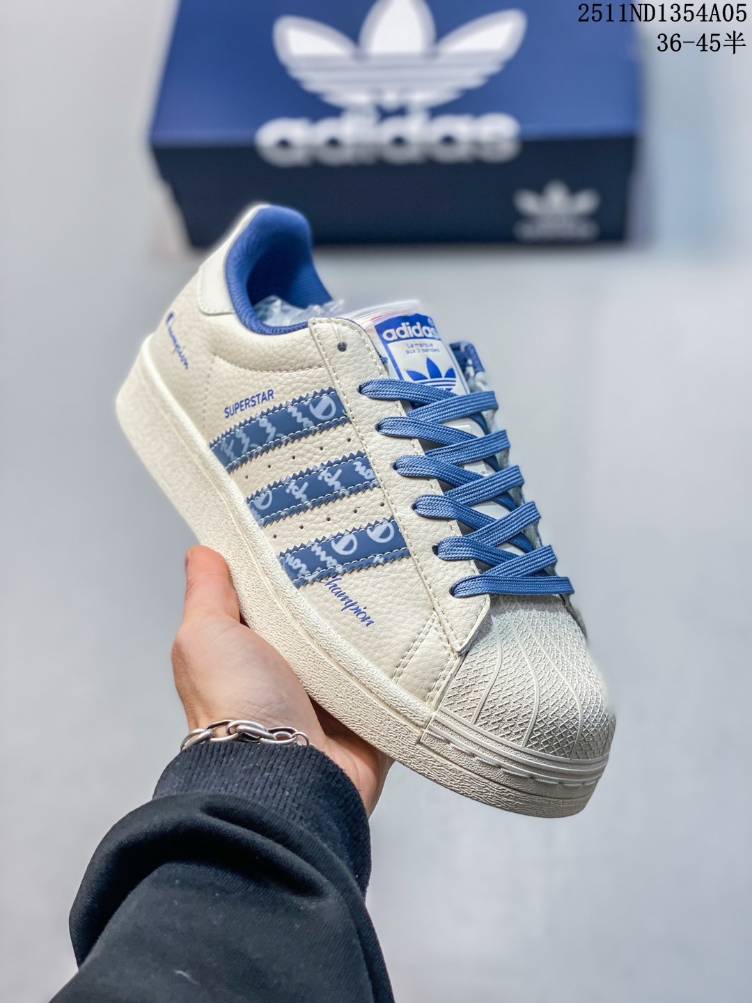 💰140 公司级
高端定制adidas贝壳头 “斯图西联名联名-橄榄绿”LV印花效果 高端定制 低帮休闲板鞋 定制鞋盒 大厂品质出货 超高清洁度 皮料切割干净无任何毛边 细节完美 
货号：DS0019
Size:36 36.5 37.5 38 38.5 39 40 40.5 41 42 42.5 43 44 44.5 45
11ND1354A05