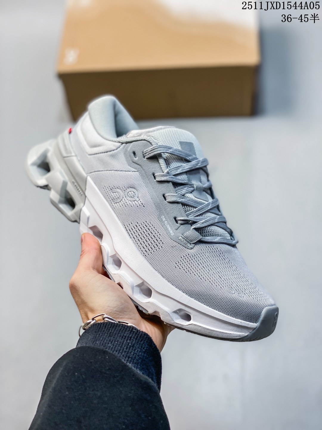 🈴 💰200 公司级
On昂跑 Cloudflver5户外街头机能风跑步鞋
户外机能融合街头潮流
越界开启全新都市探索
CloudTec专利科技鞋底搭载耐温耐用革新中底泡棉 同时以摇椅圆弧的机能感轮廓 
带来流畅平稳的迈步 轻量透气的工程网格结合环保人造麂皮 衬托出活力醒目的视觉效果 饰有品牌Logo的TPU鞋带扣 让系带方式别具一格 
是日常穿搭、旅行和城市探索的理想之选
11JXD1544A05