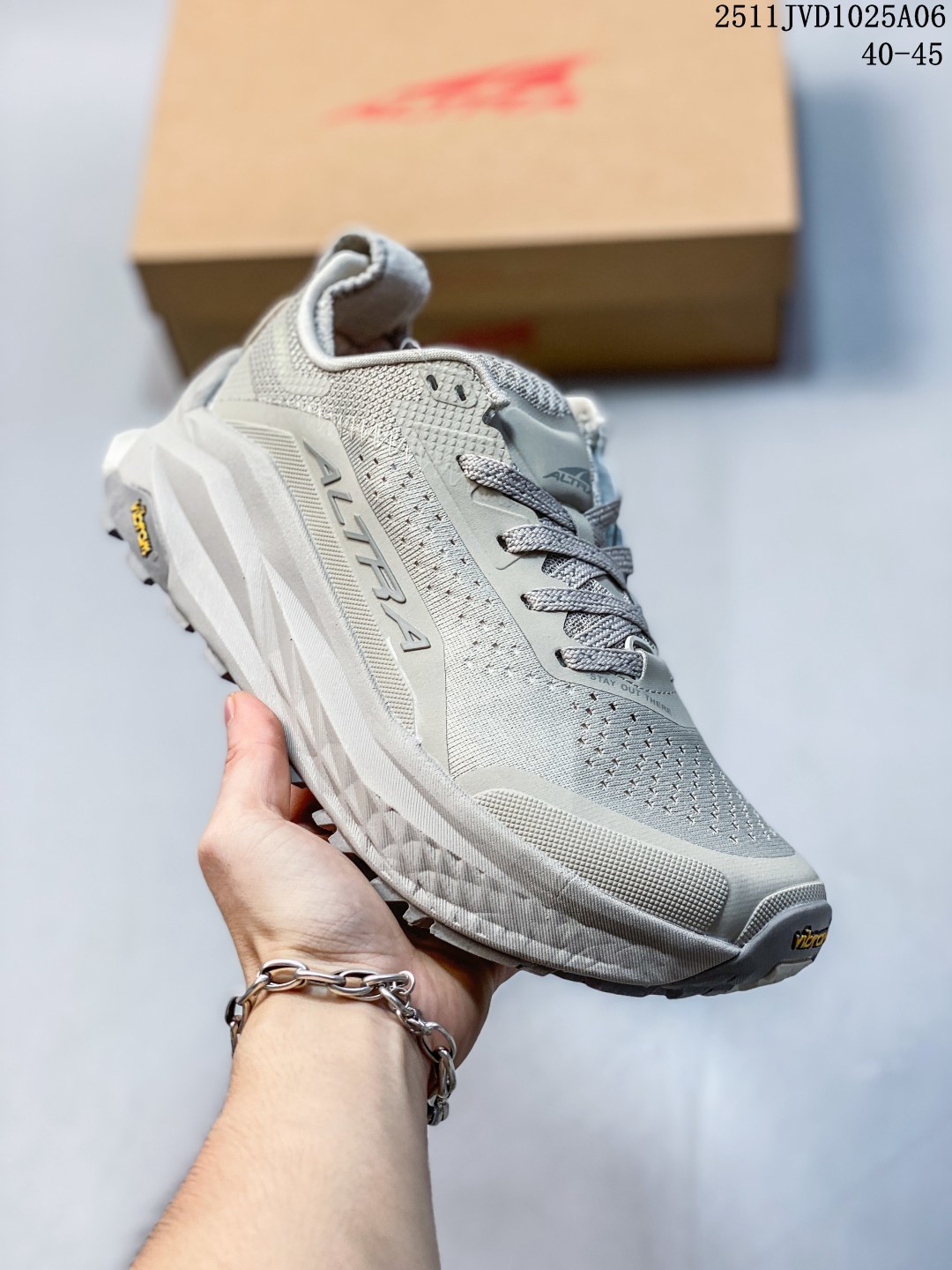 💰180 ✅【LACOSTE鳄鱼】原版经典款 透气网面休闲鞋🔥本款是官方主打经典款,老爹鞋 1:1质量,原厂名师制作,采用完美楦型,大方时尚的设计,吸引了众多消费者的追捧,适合司机驾车行驶🚗 码数:40-45 11JVD1025A07