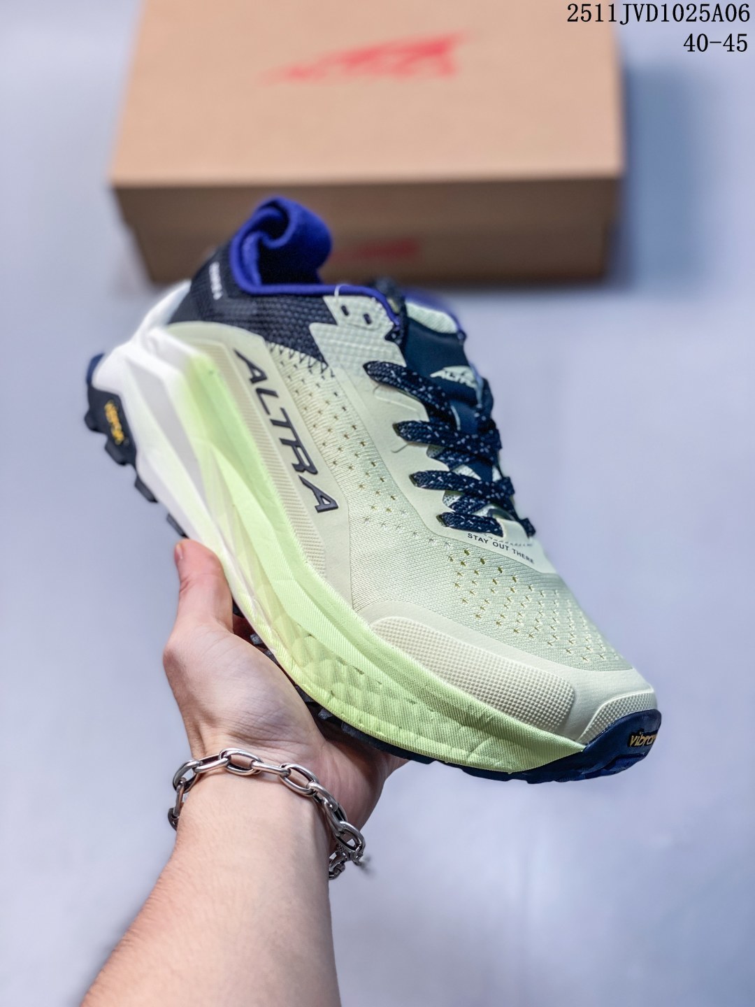 💰180 ✅【LACOSTE鳄鱼】原版经典款 透气网面休闲鞋🔥本款是官方主打经典款,老爹鞋 1:1质量,原厂名师制作,采用完美楦型,大方时尚的设计,吸引了众多消费者的追捧,适合司机驾车行驶🚗 码数:40-45 11JVD1025A07