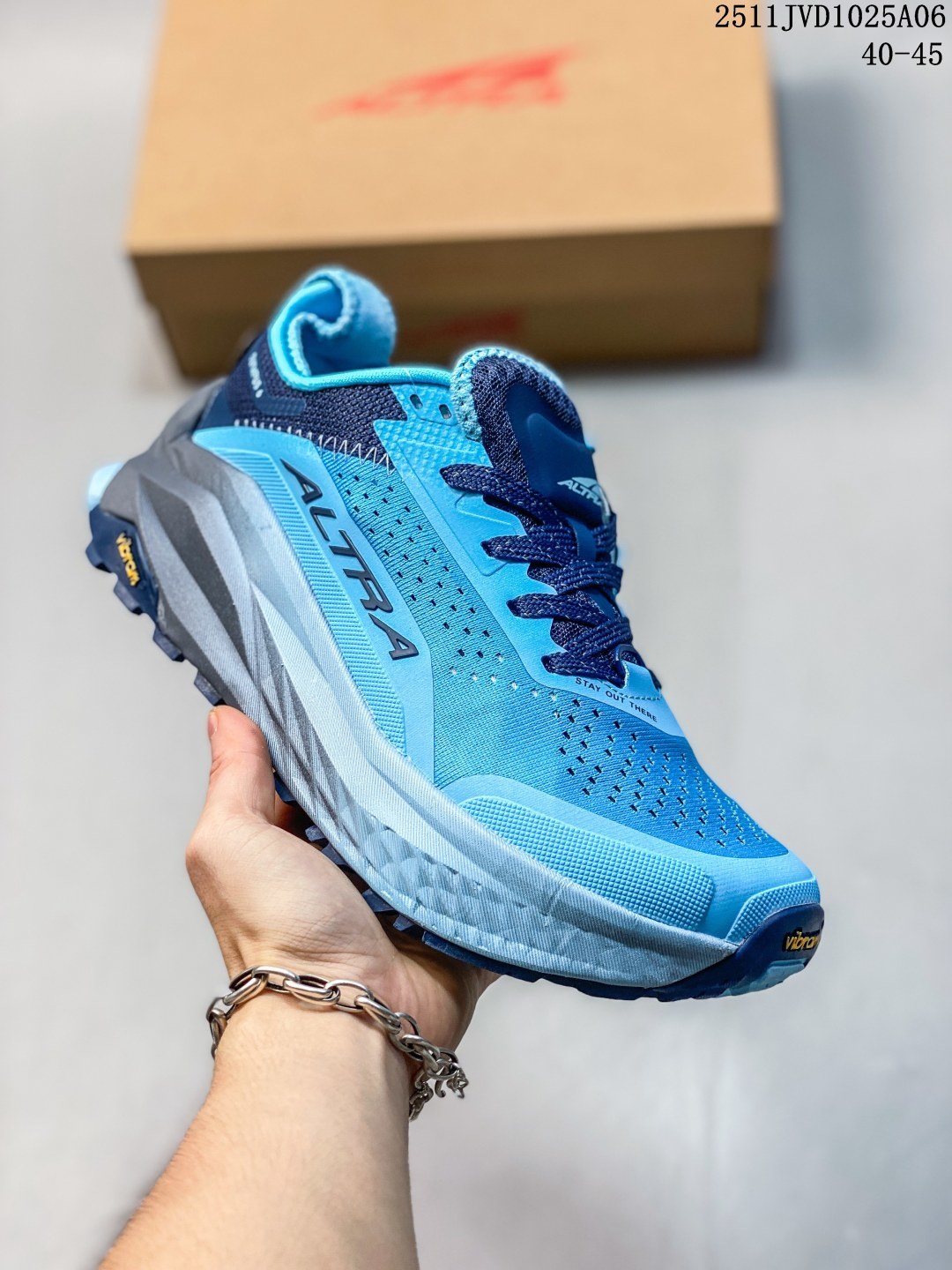 🈴️💰180 ✅【LACOSTE鳄鱼】原版经典款 透气网面休闲鞋🔥本款是官方主打经典款,老爹鞋 1:1质量,原厂名师制作,采用完美楦型,大方时尚的设计,吸引了众多消费者的追捧,适合司机驾车行驶🚗 码数:40-45 11JVD1025A07