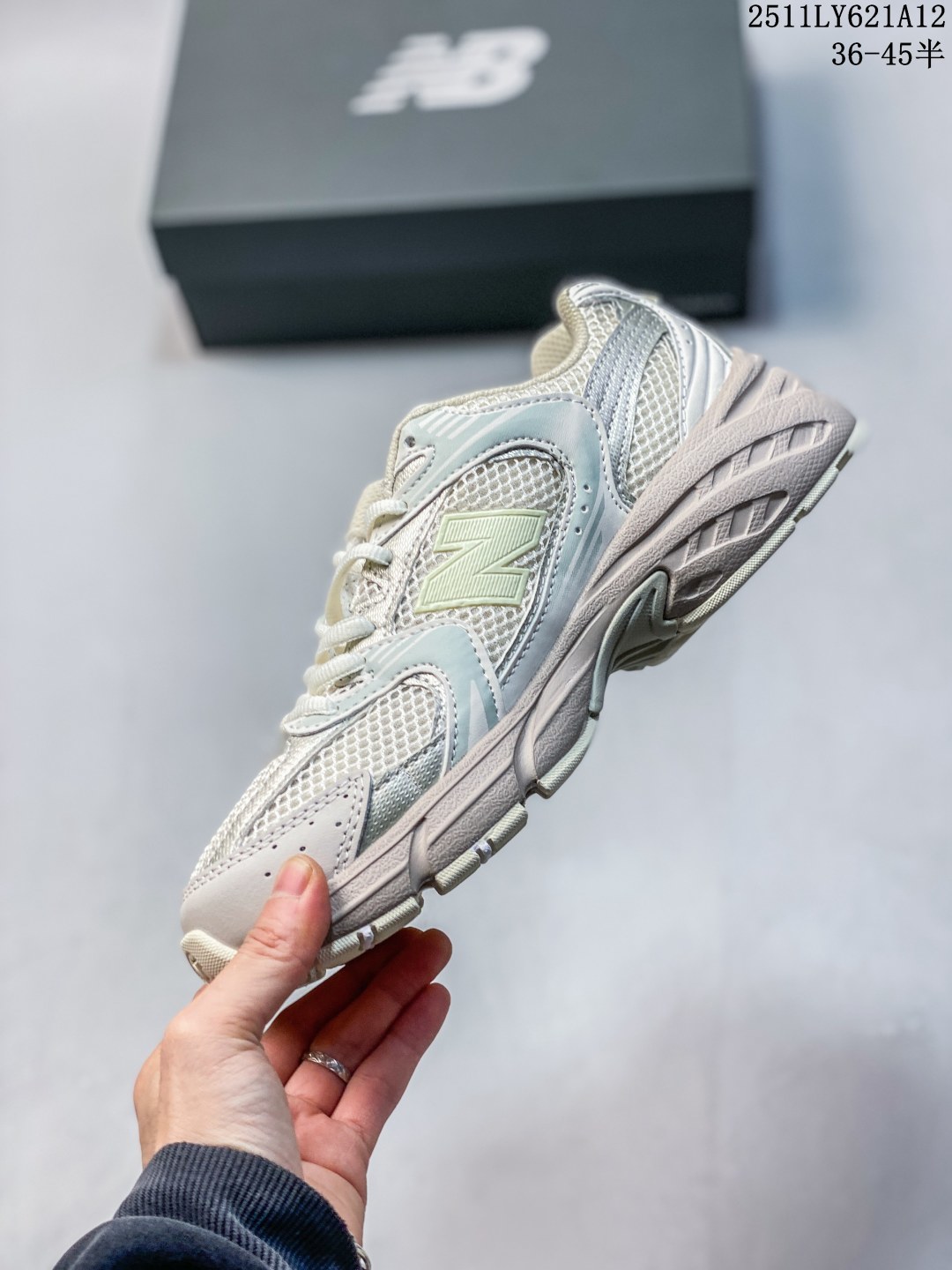 新百伦 NB530 New Balance 530 复跑古鞋NB530这鞋双确实是NB家经复典古款式之一,以全科新技诠释,成打功造530鞋款.鞋面保在持530基本线条和片层构结的同时,采更用为简洁、流畅设的计语言 货号:MR530SG 编码:HL28950210 半 11LY621A12