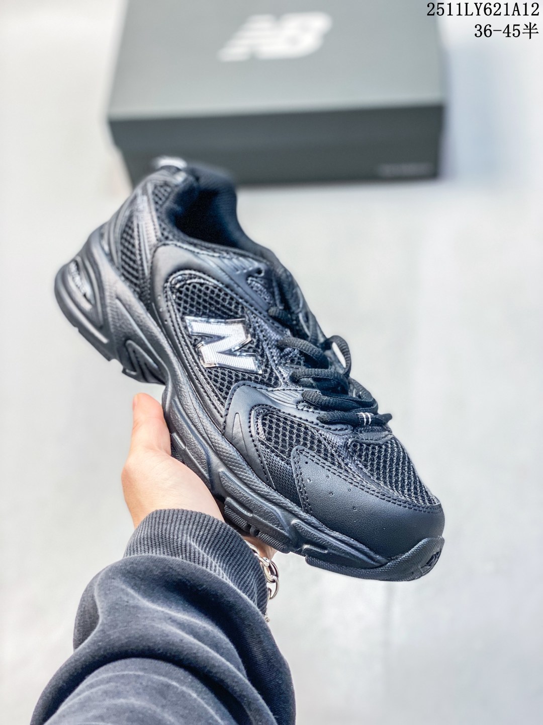 🈴️💰85
新百伦 NB530 New Balance 530 复跑古鞋NB530这鞋双确实是NB家经复典古款式之一，以全科新技诠释，成打功造530鞋款。鞋面保在持530基本线条和片层构结的同时，采更用为简洁、流畅设的计语言  
货号:MR530SG
Size:36 37 37.5 38 38.5 39.5 40 40.5 41.5 42 42.5 43 44 45
编码:HL28950210 Size:36～45半
11LY621A12