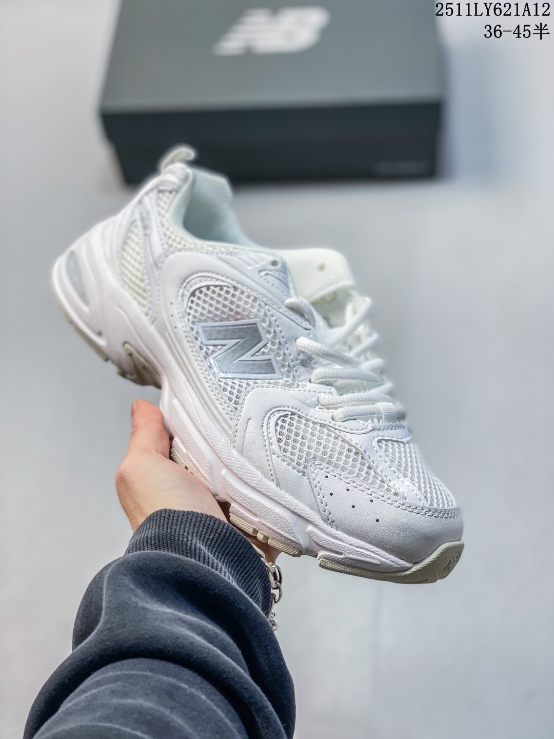🈴️💰85
新百伦 NB530 New Balance 530 复跑古鞋NB530这鞋双确实是NB家经复典古款式之一，以全科新技诠释，成打功造530鞋款。鞋面保在持530基本线条和片层构结的同时，采更用为简洁、流畅设的计语言  
货号:MR530SG
Size:36 37 37.5 38 38.5 39.5 40 40.5 41.5 42 42.5 43 44 45
编码:HL28950210 Size:36～45半
11LY621A12