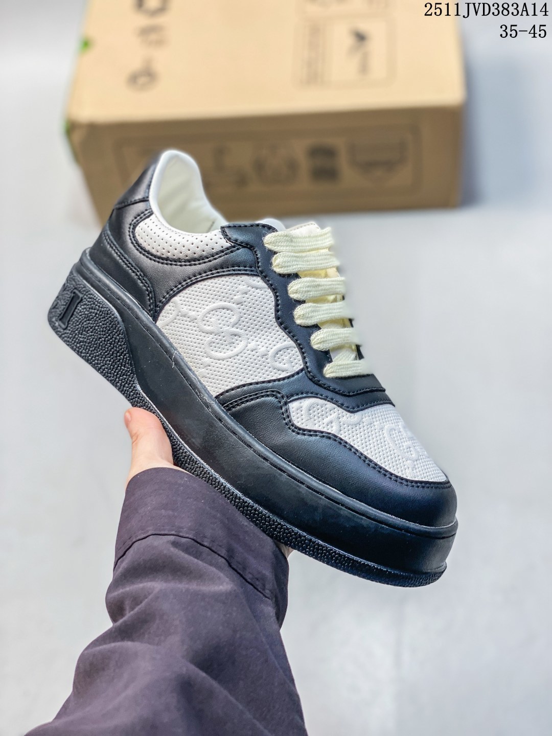 公司级 Gucci Chunky B Screener GG 古驰饼干鞋运动休闲鞋系列 原版盒子 官方一致原版 原标原盒 官方全套配件 原装雪梨形超软沙绒纸团 手工上线 不开胶 该品牌鞋款在制作中使用的是环保植物胶水 采用版凝胶技术(空胶工艺)存在一些缝隙属于正常现象 JLD383A14