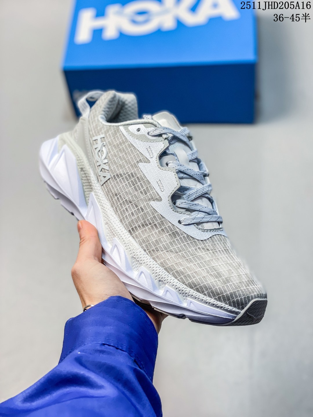 💰150
HOKA ONE ONE U ELEVON 2 MENTAL HEALTH🔥艾利文系列 男女款减震运动跑鞋💢鞋身网面提供透气性和舒适性；PROFLY中底，为后掌提供助力缓冲，为前掌提供强力回弹；橡胶大底，在不增加鞋重的同时提升耐磨性，无论快速健步如飞或缓步恢复体力都是上佳之选‼️
货号：1165230 Size：36-45带半码
11JHD205A16