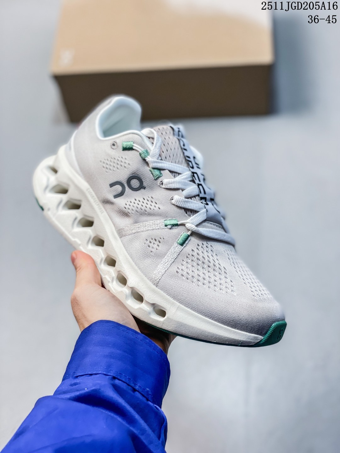💰140
On 昂跑 Cloudsurfer 2 轻量运动休闲鞋！脚感很舒服，鞋底柔软且包裹性好，上脚显腿长，不用系鞋带很方便～ 不管休闲还是运动都很百搭。
尺码：36 37 38 39 40 41 42 43 44 45
11JGD205A16