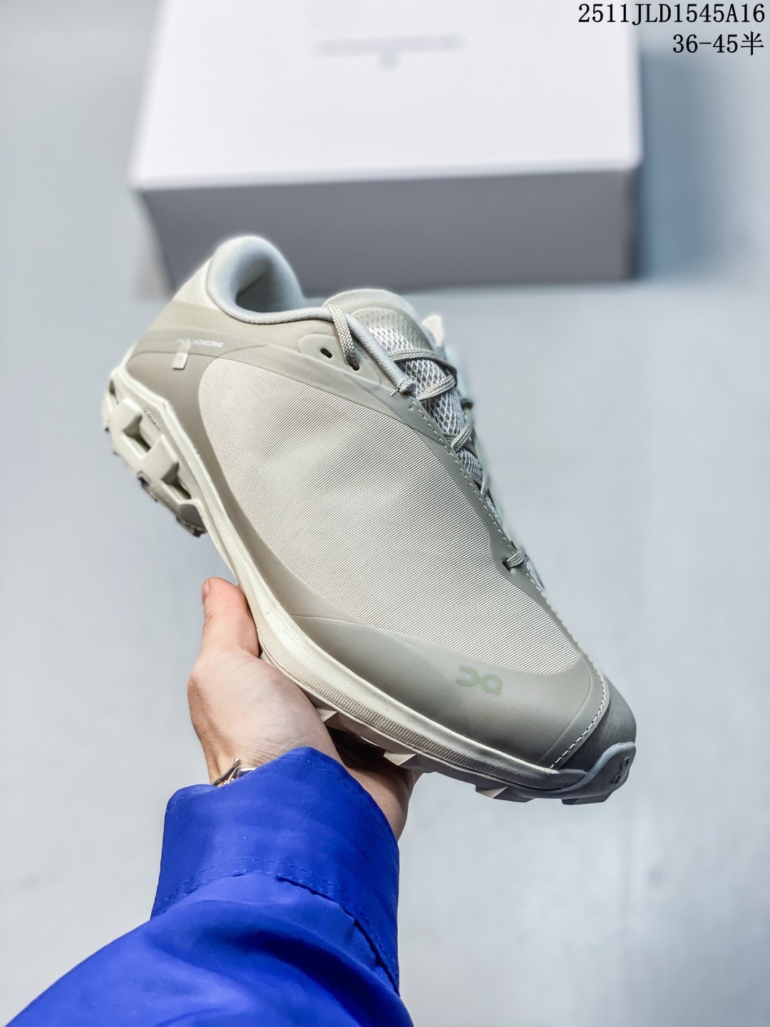💰200
公司级✅On昂跑 Cloudventure Peak Paf系列低帮轻量舒适多功能休闲运动鞋
采用工程飞织网布组合再生聚酯纤维鞋面材质搭载独家隐藏速度中板 镂空CloudTec科技
泡棉缓震中底 黑科技跑出圈的时尚运动新宠
尺码:36 36.5 37.5 38 38.5 39 40 40.5 41 42 42.5 43 44 45 46
11JLD1545A16