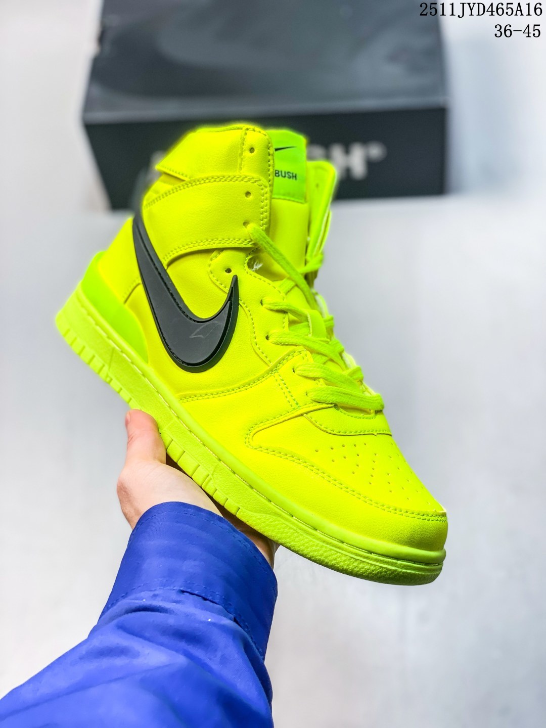 💰170
AMBUSH x NK SB Dunk High 滑板鞋高帮男女士运动鞋 联名大勾 吴亦凡同款篮球鞋 以早年间最经典的 Dunk Hi 为蓝本 选用质感出众的荔枝皮打造鞋面 搭配亮色配色尽显街头气质 鞋款最大亮点在于侧身 Swoosh Logo 延至后跟并超过鞋身 以夸张设计带来辨识度的提升 醒目效果极强 鞋舌与后跟处均饰有AMBUSH 字样 鞋款联名身份不言而喻
货号:CU7544-400
11JYD465A16