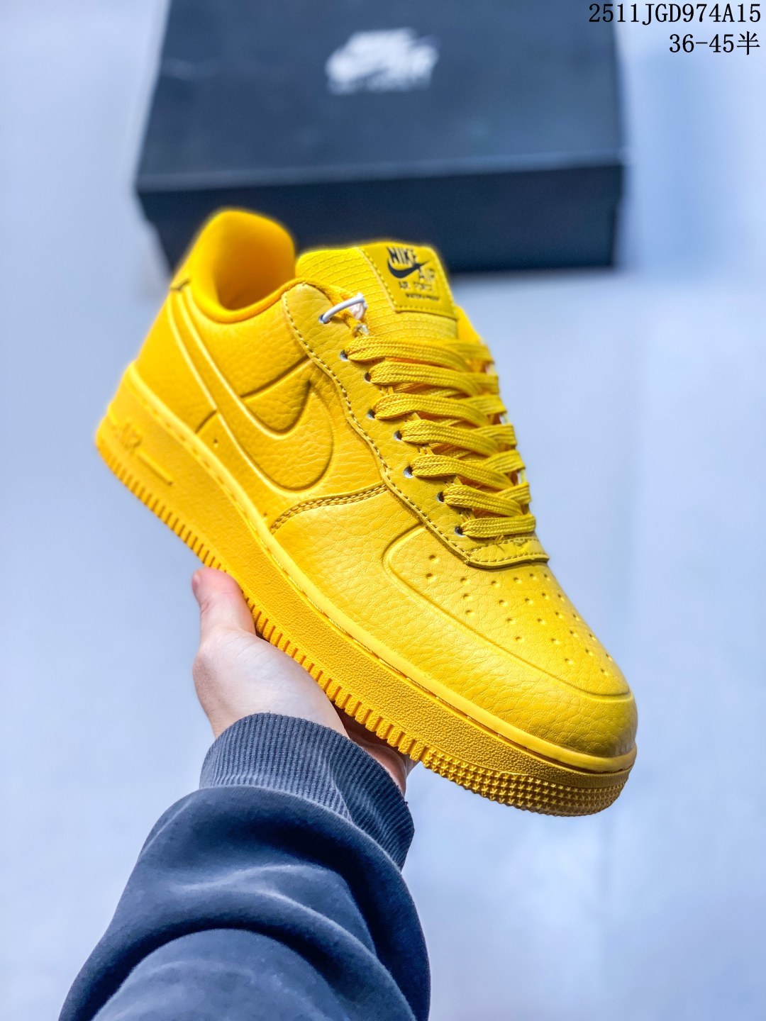 💰140
公司级✅耐克Nike AIR FORCE 1’07空军一号低帮百搭休闲运动板鞋。柔软、弹性十足的缓震性能和出色的中底设计,横跨复古与现代的外型结合,造就出风靡全球三十多年的Force 1。
货号:GX3173-111
尺码:36 36.5 37.5 38 38.5 39 40 40.5 41 42 42.5 43 44 45
ID:JZD534-AJG
11JGD974A15