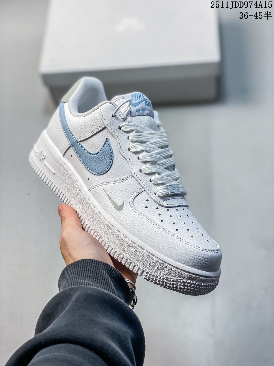 💰120
真标✅耐克Nike AIR FORCE 1’07空军一号低帮百搭休闲运动板鞋。柔软、弹性十足的缓震性能和出色的中底设计,横跨复古与现代的外型结合,造就出风靡全球三十多年的Force 1。
货号:HF0022-100
尺码:36 36.5 37.5 38 38.5 39 40 40.5 41 42 42.5 43 44 45
ID:JDD534-AJF
11JDD974A15