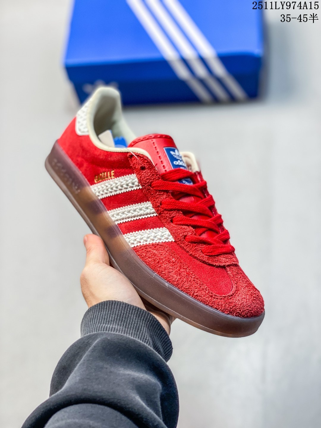 💰105
真标✅Adidas Originals Samba 桑巴舞系列阿迪达斯 三叶草 绅士德训足球风百搭低帮休闲运动板鞋
货号:JH7299
尺码:36 36.5 37 38 38.5 39 40 40.5 41 42 42.5 43 44 45
ID:JDD534-AJE
11LY974A15