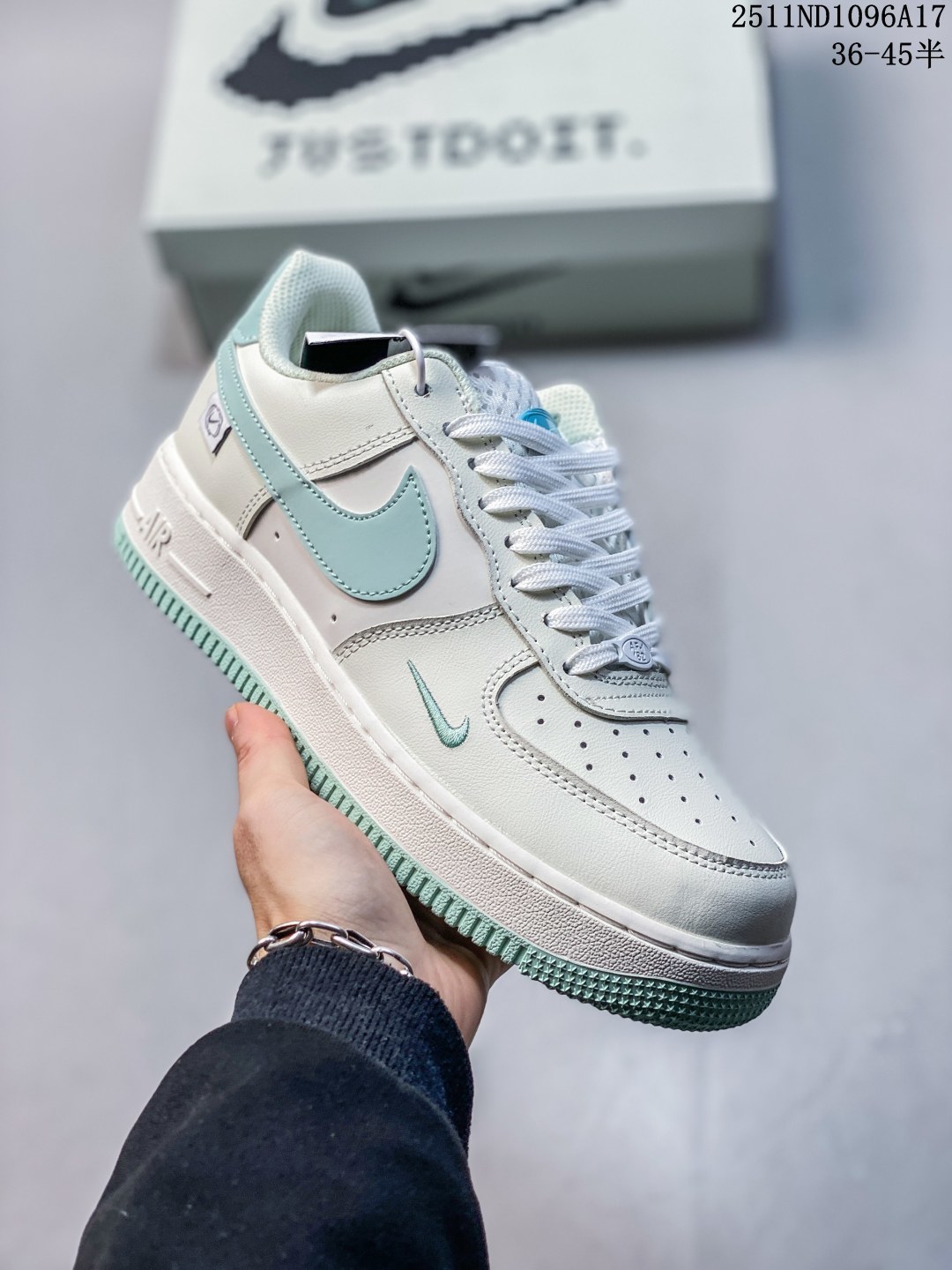 💰110
Nike Air Force 1 Low 布鲁克林水晶 空军一号低帮运动休闲板鞋 原楦头原纸板 打造纯正空军版型#专注外贸渠道 全掌内置蜂窝气垫 #原盒配件 原厂中底钢印、拉帮完美
货号:FB1839-111
尺码:36 36.5 37.5 38 38.5 39 40 40.5 41 42 42.5 43 44 44.5 45
编码:243518
11ND1096A17