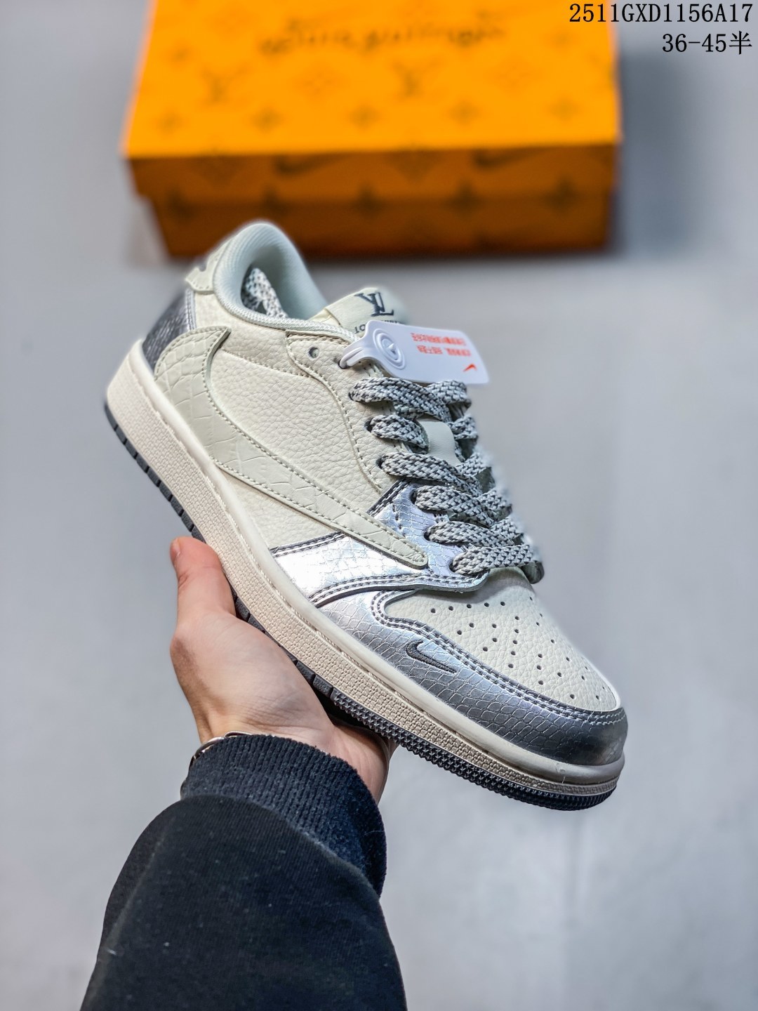 💰260
海外爆款限量发售!Travis Scott x Fragment Design x Jordan Air Jordan 1 Low OG SP “LV联名——金属银” 多方联名合作融合了Travi翻毛蓝勾s Scott 独特的音乐风格,藤原浩个性的设计风格以及Jordan品牌的经典元素 使其成为一双具有独特身份和价值的鞋子 清新而立体的外观加上联名标识更突出了其独特身份 这种配色方案显示出活力和时尚感 在视觉上引人注目 鞋身的质感和细腻的细节处理使其显得高端而格调十足 这款“倒钩”联名是设计与创意完美结合 融合多方的个性风格是一款备受瞩目的潮流鞋款 低帮休闲板鞋 定制鞋盒 大厂纯原品质出货 超高清洁度 皮料切割干净无任何毛边 细节完美
货号:XS7089-614
Size:36 36.5 37.5 38 38.5 39 40 40.5 41 42 42.5 43 44 44.5 45
11GXD1156A17